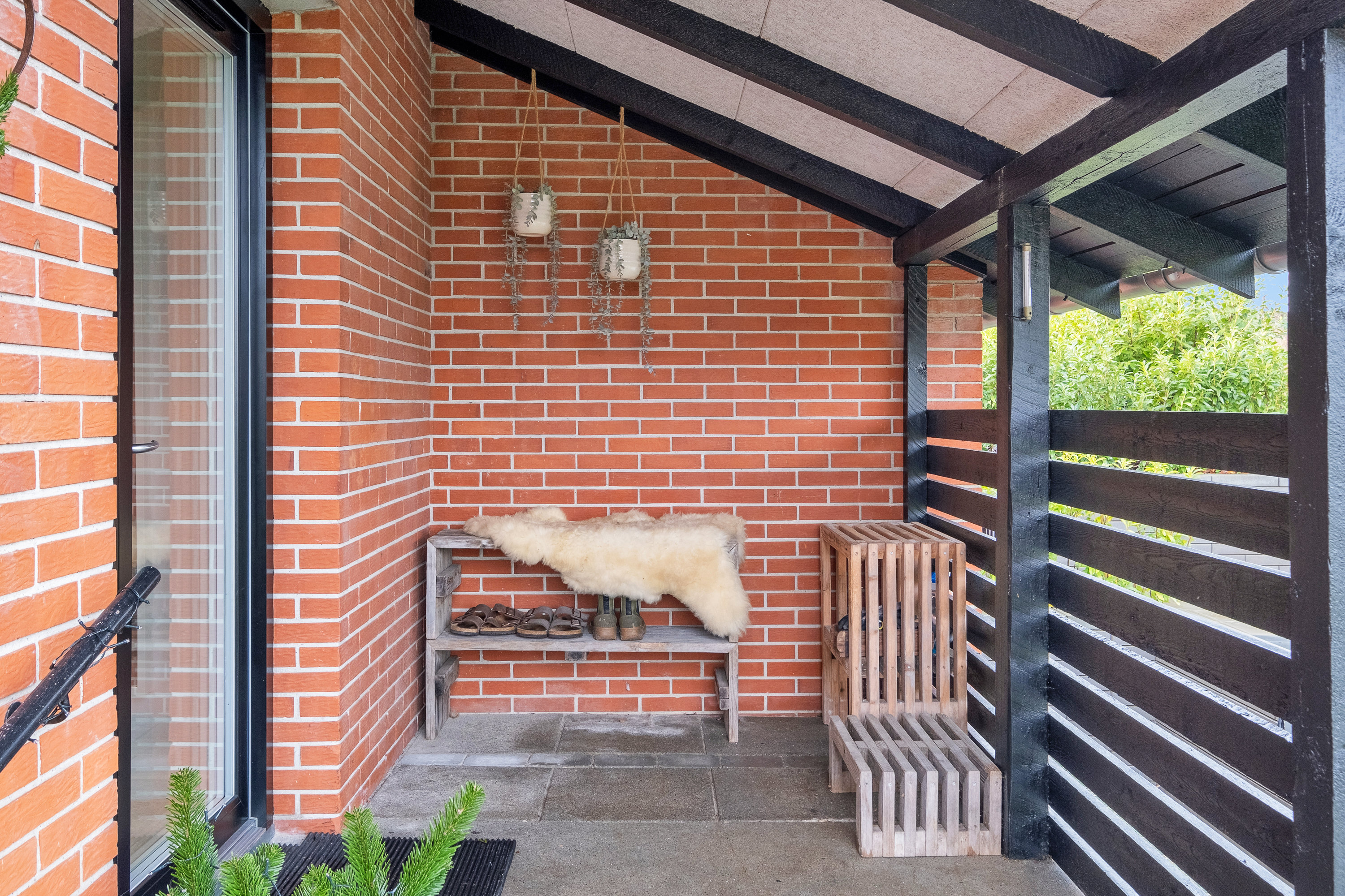 Fremhævet indgangsparti billede i fuldskærmstilstand. Billede af Birkebakken 26, 8520 Lystrup