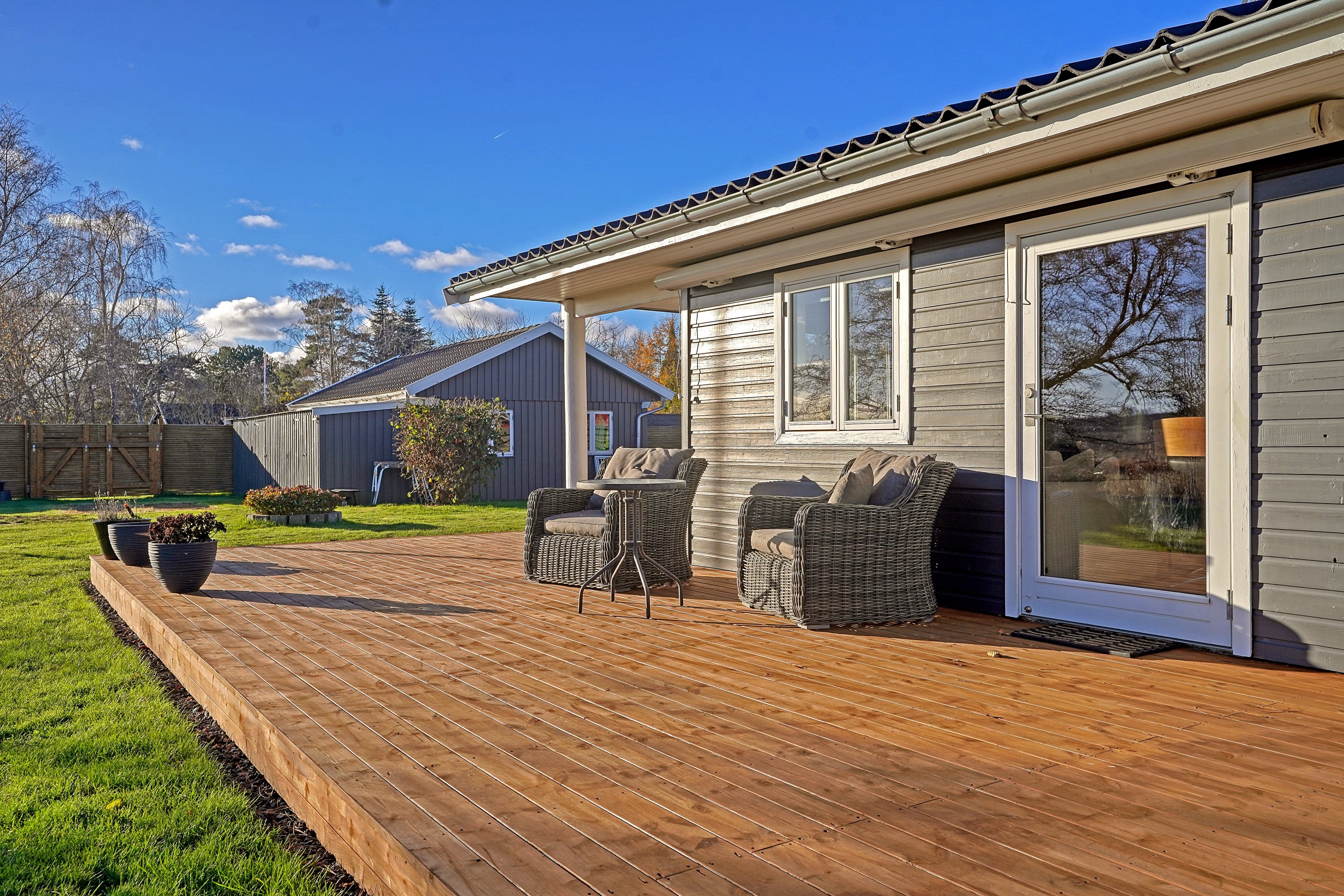 Fremhævet terrasse billede i fuldskærmstilstand. Billede af Højvangen 45, Rågeleje, 3210 Vejby