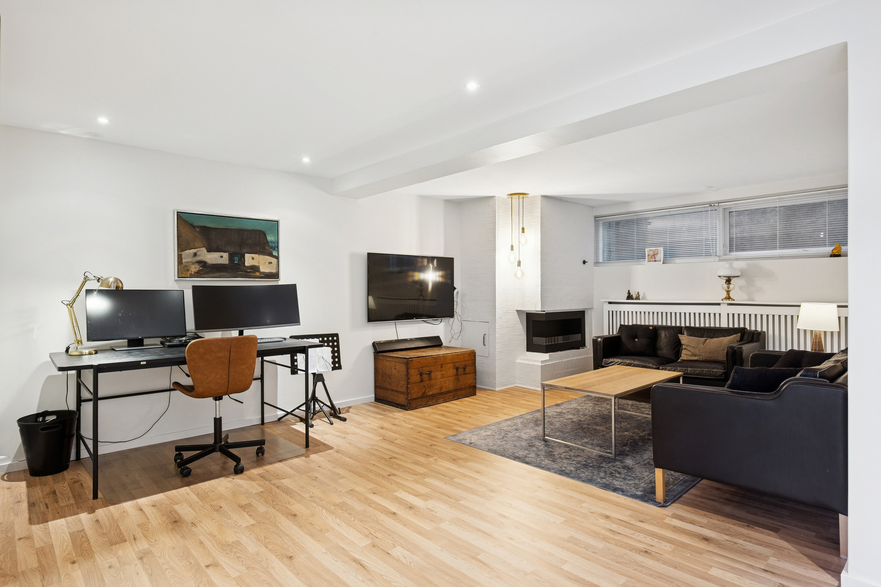 Fremhævet stue i kælder billede i fuldskærmstilstand. Billede af Doktorvænget 7, 2960 Rungsted Kyst