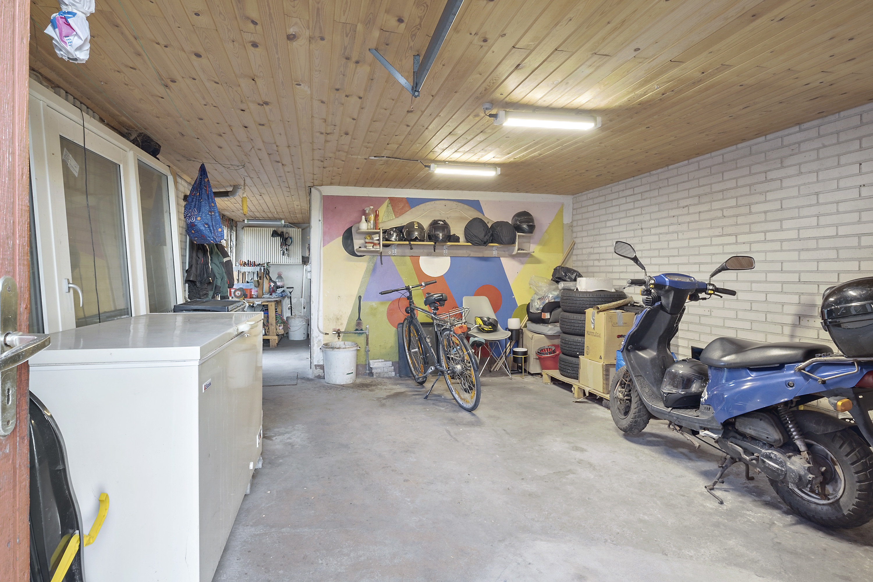 Fremhævet garage billede i fuldskærmstilstand. Billede af Bøgevej 12, Nørhalne, 9430 Vadum