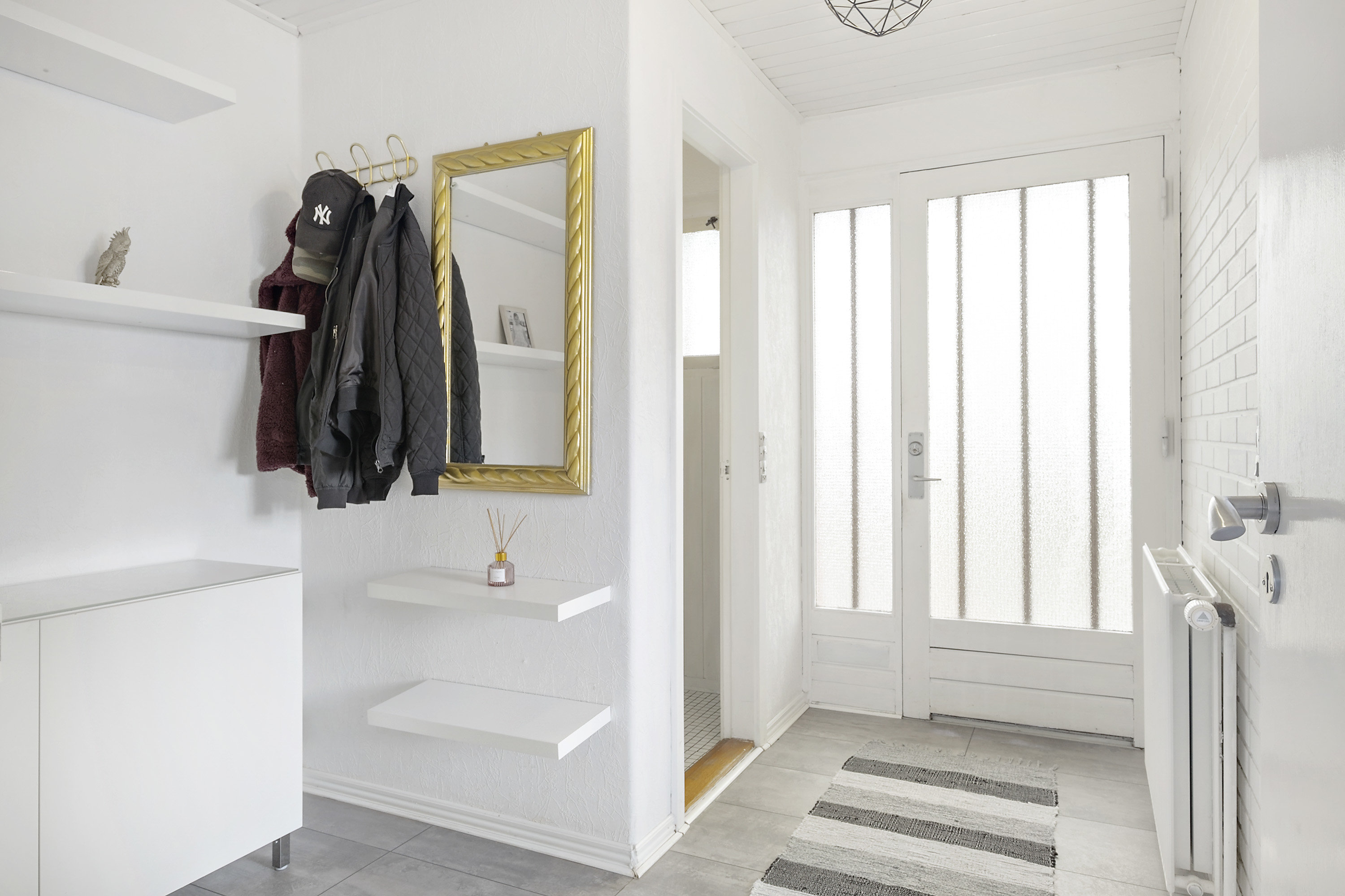 Fremhævet entre billede i fuldskærmstilstand. Billede af Bøgevej 12, Nørhalne, 9430 Vadum