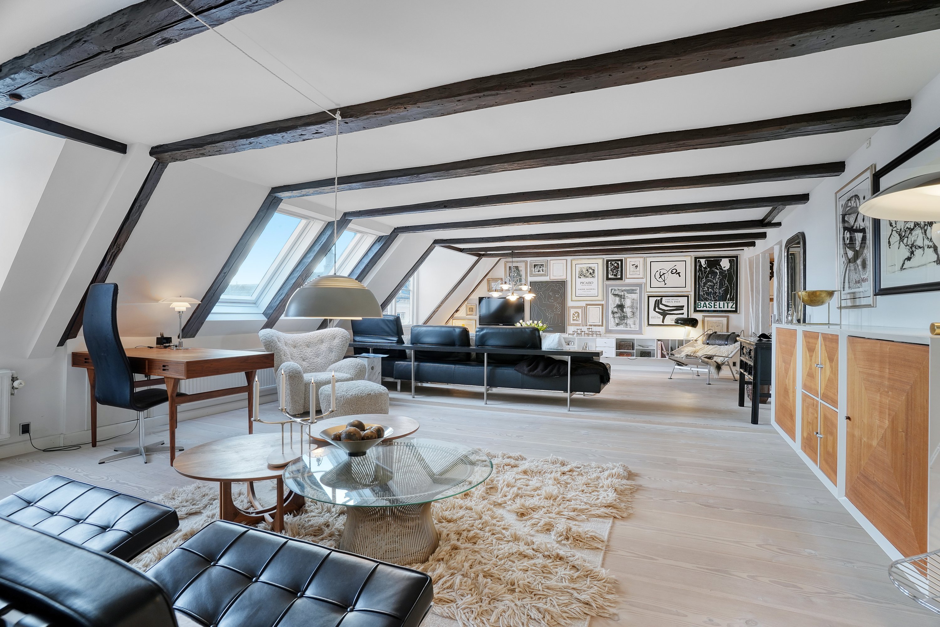 Fremhævet stue billede i fuldskærmstilstand. Billede af Store Kongensgade 67A, 4. th., 1264 København K