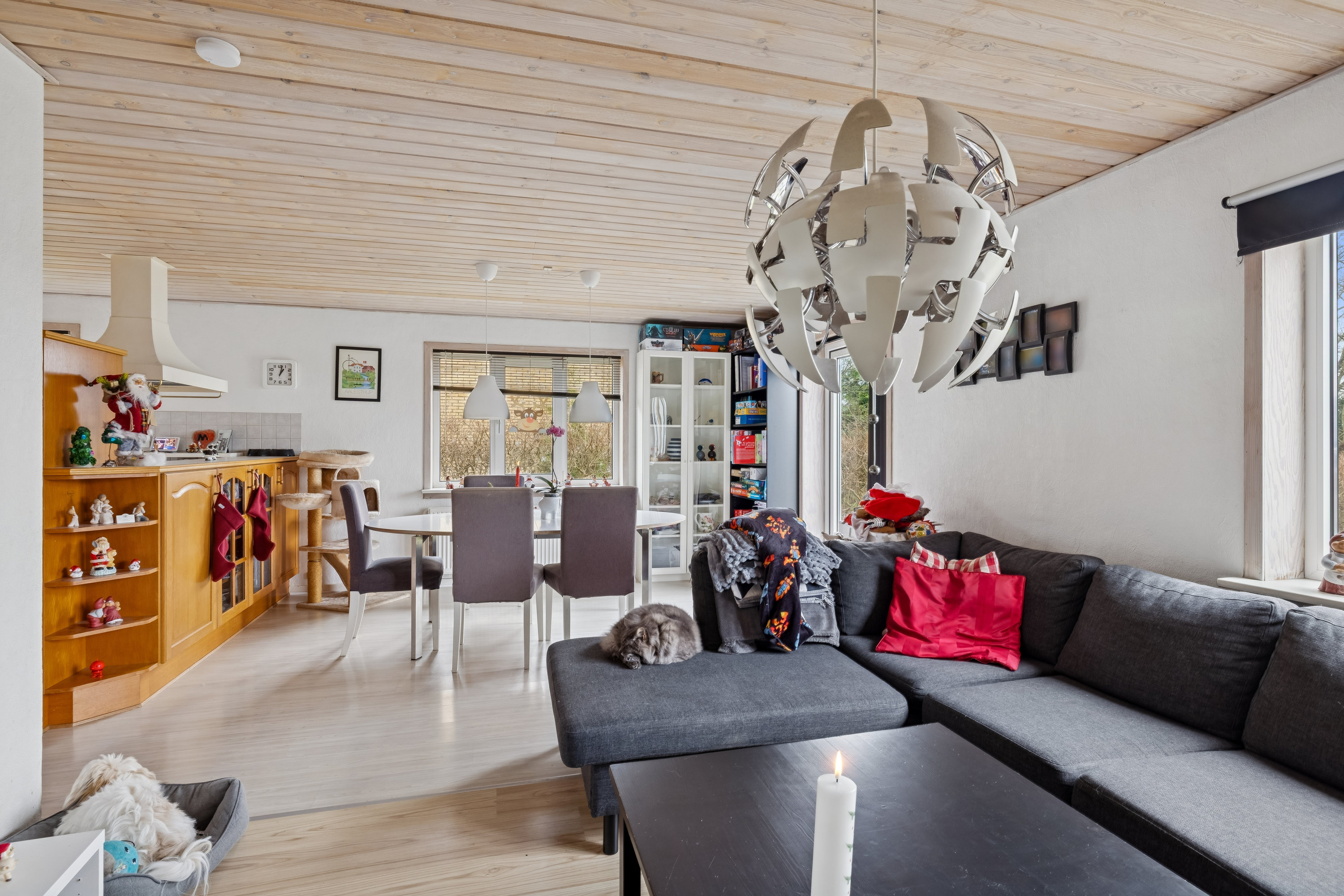 Fremhævet stue billede i fuldskærmstilstand. Billede af Rolighedsvej 9, 9620 Aalestrup