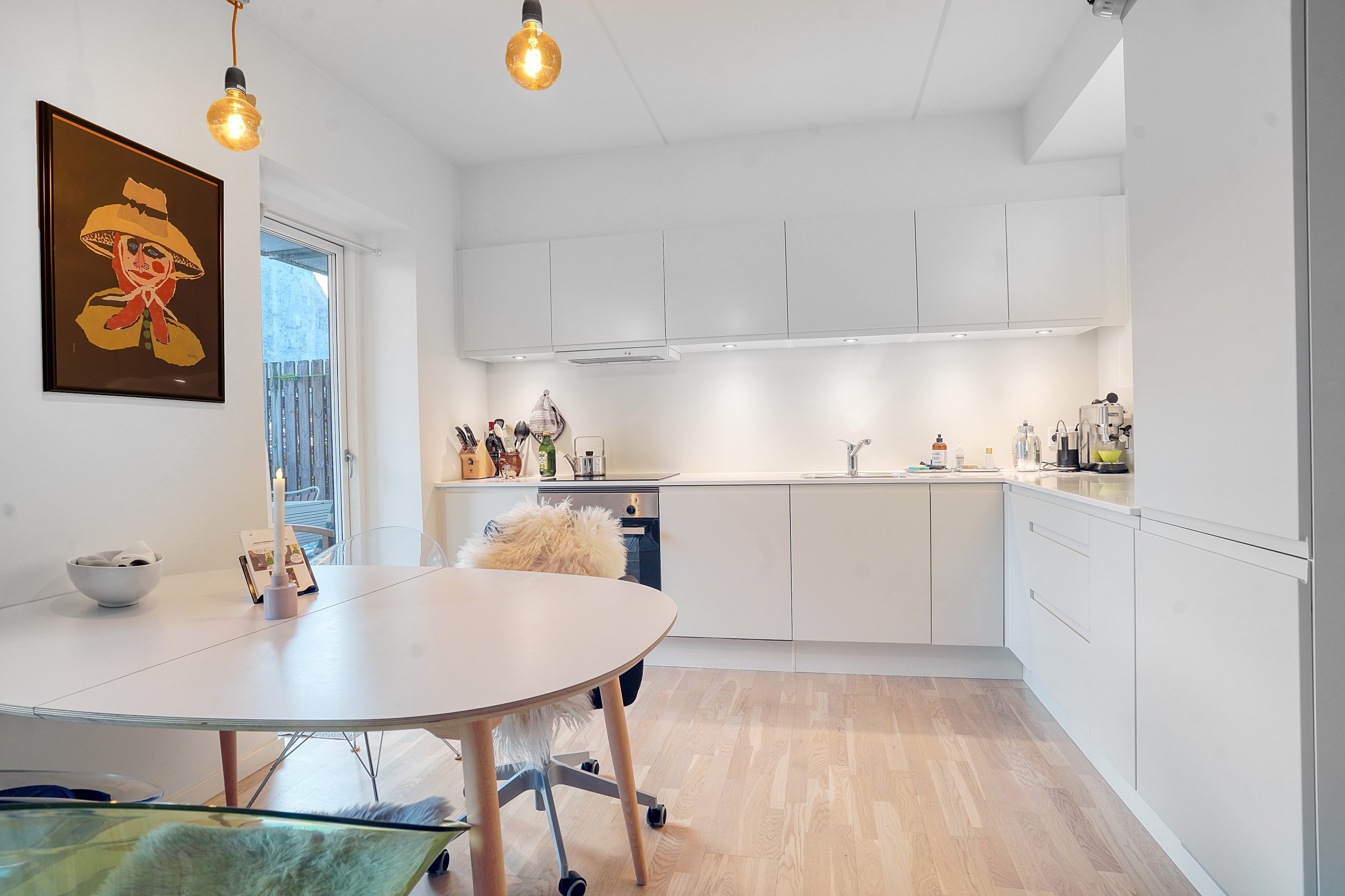 Fremhævet køkken billede i fuldskærmstilstand. Billede af Badevej 2B, st.. mf., 3000 Helsingør