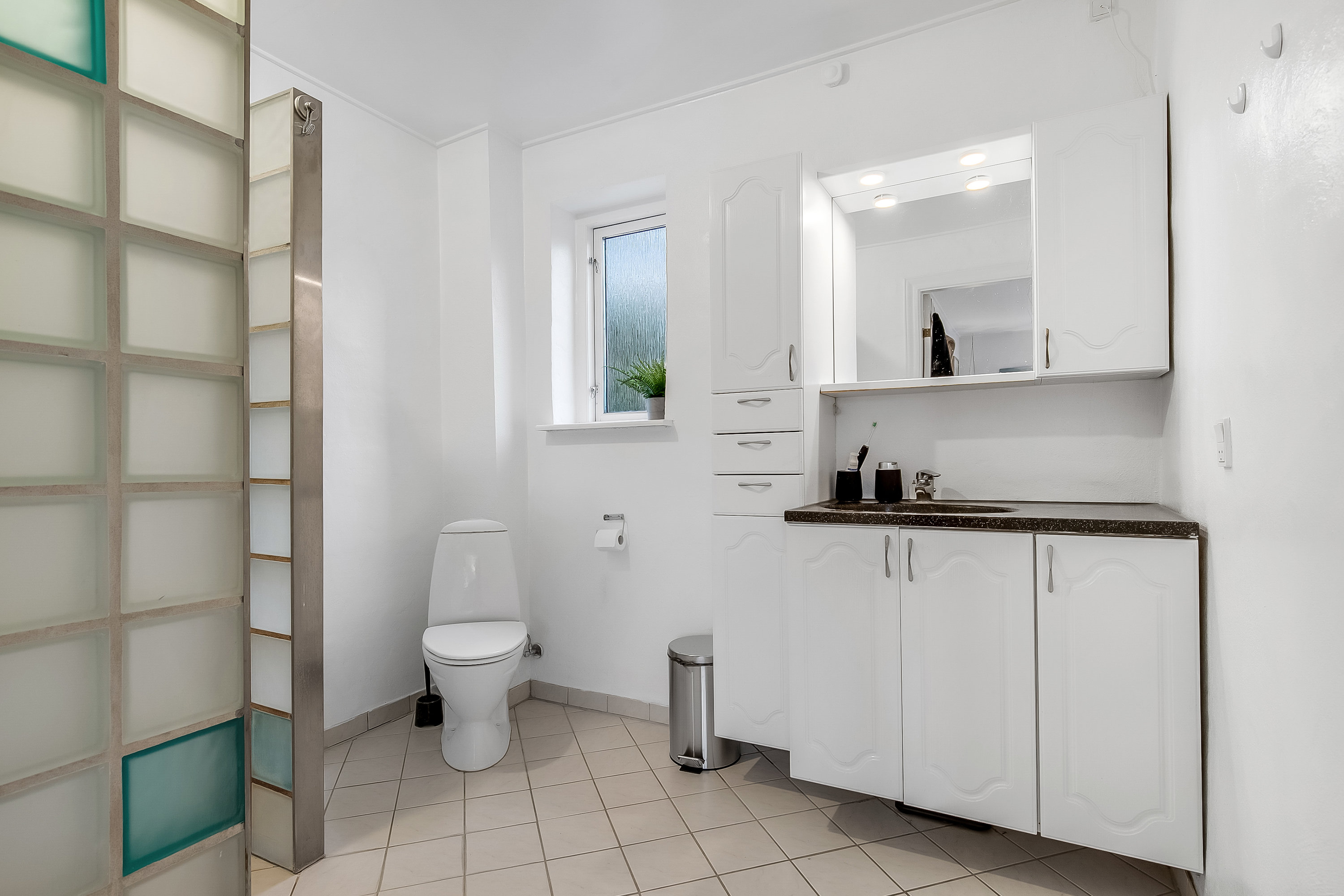 Fremhævet badeværelse billede i fuldskærmstilstand. Billede af Hostrupsvej 1, 1., 7100 Vejle