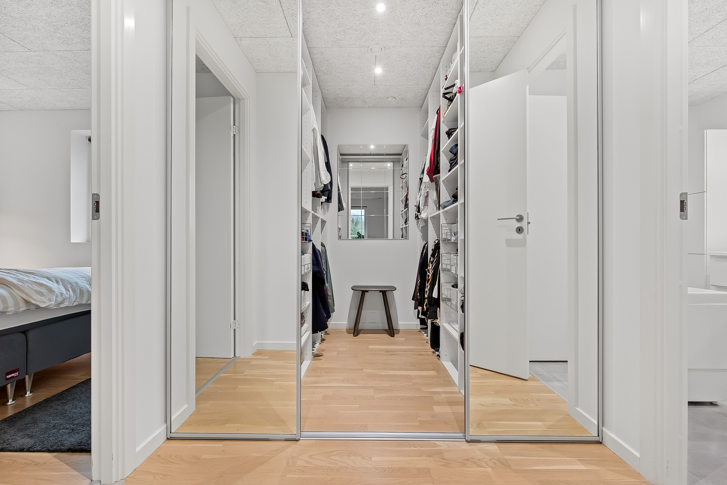 Fremhævet garderobe billede i fuldskærmstilstand. Billede af Elkærholmparken 62, Vester Nebel, 6040 Egtved