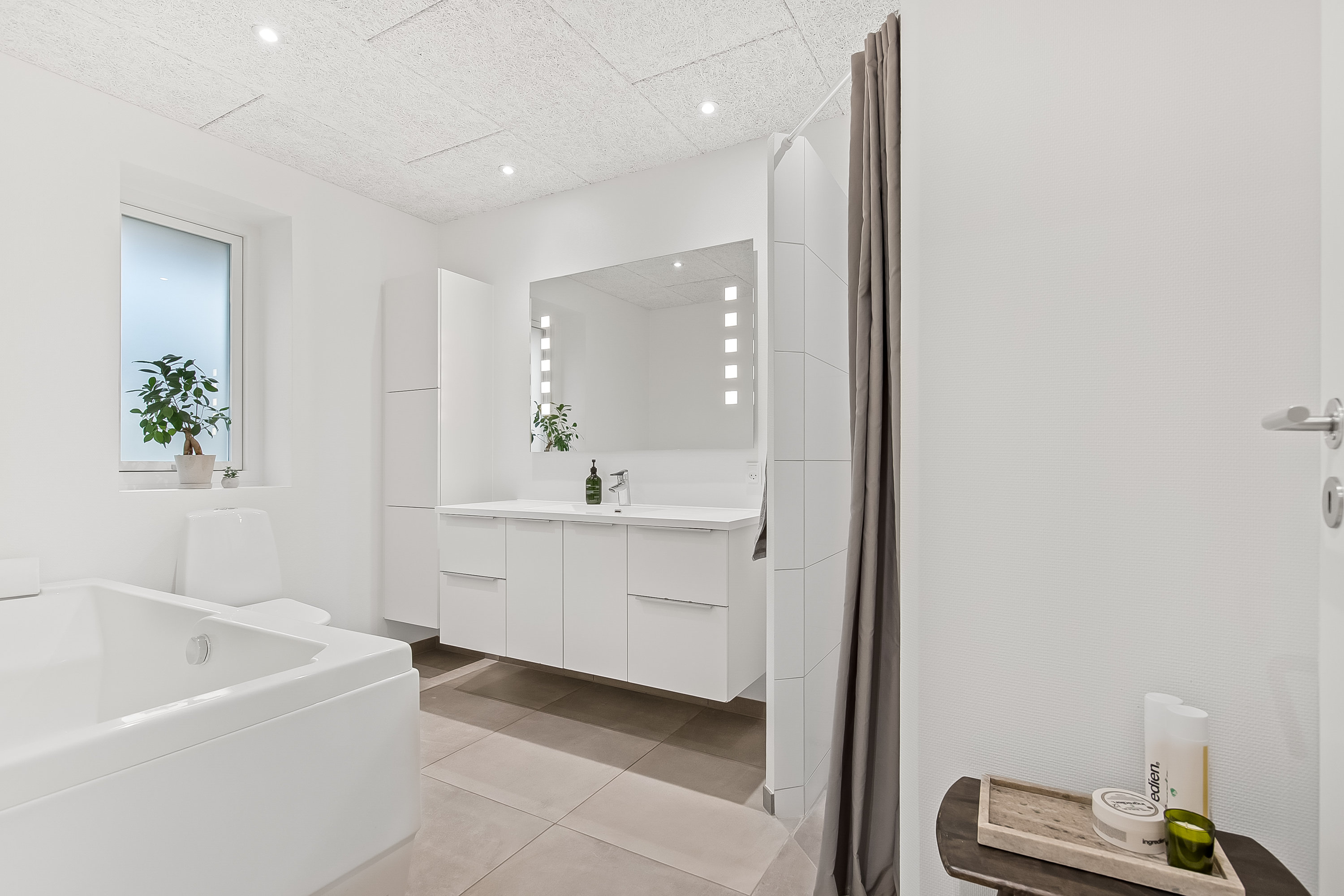 Fremhævet badeværelse billede i fuldskærmstilstand. Billede af Elkærholmparken 62, Vester Nebel, 6040 Egtved