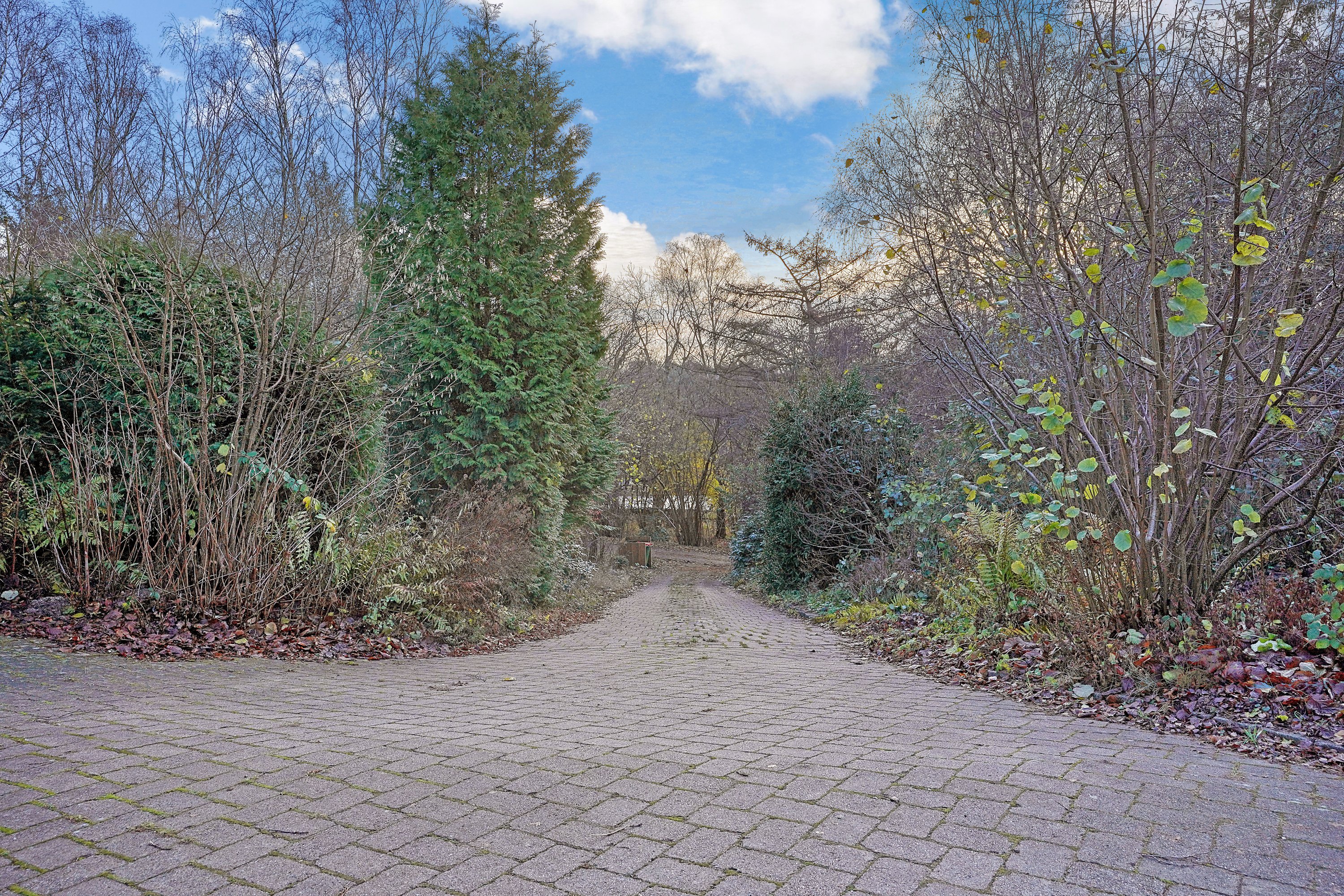 Fremhævet indkørsel billede i fuldskærmstilstand. Billede af Møllebjergvej 26, Ramløse, 3200 Helsinge