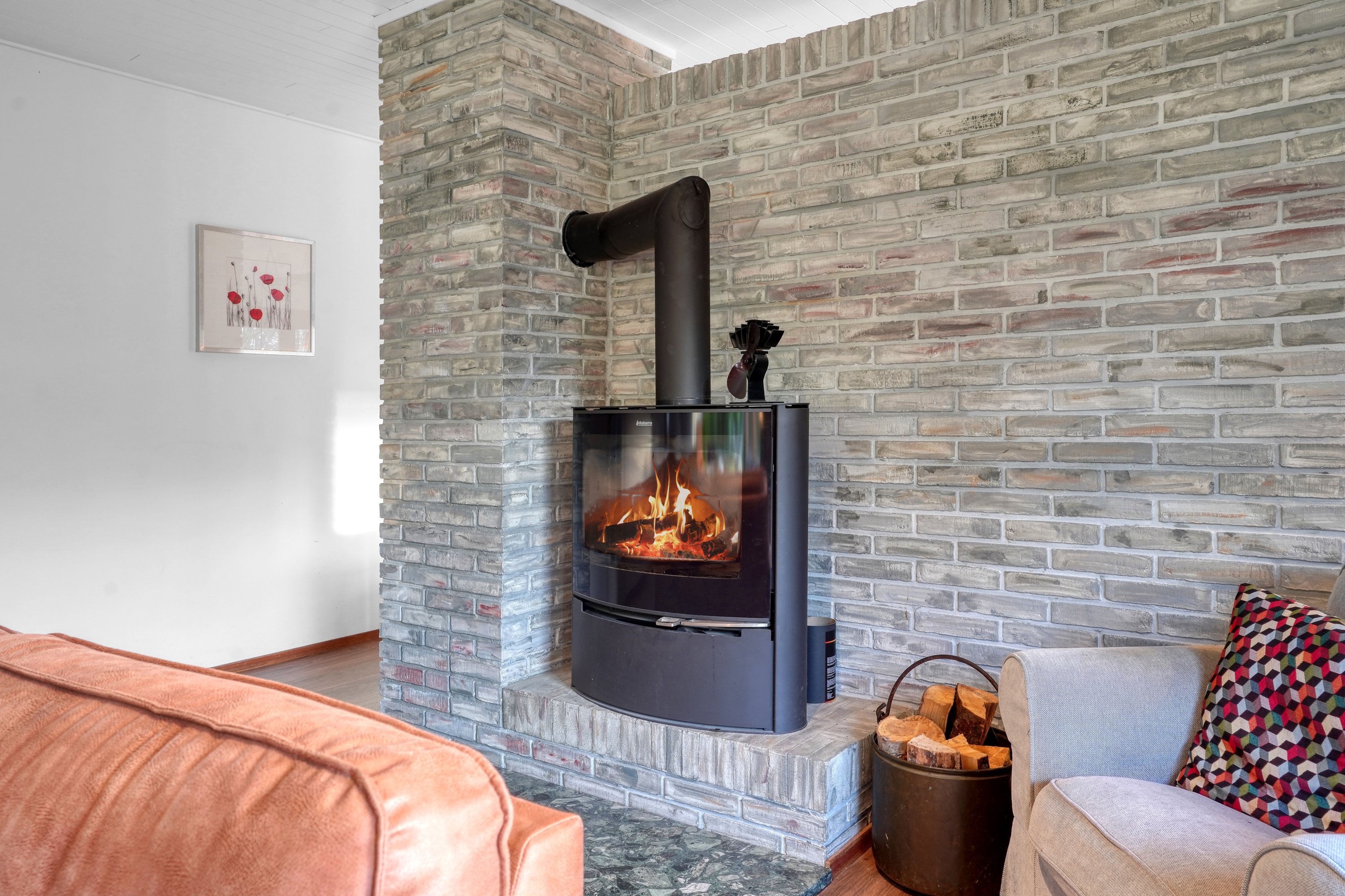 Fremhævet stue billede i fuldskærmstilstand. Billede af Møllebjergvej 26, Ramløse, 3200 Helsinge