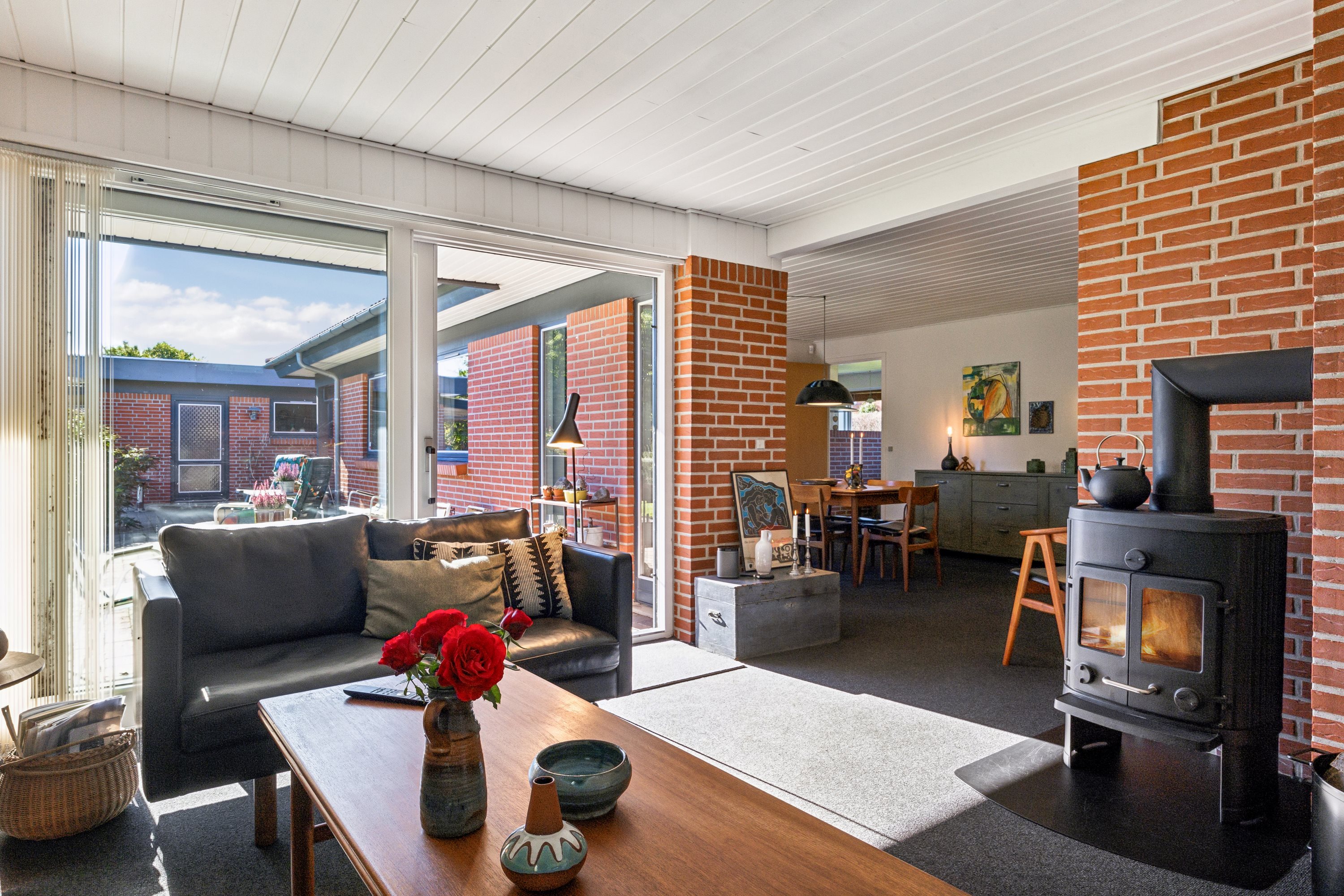 Fremhævet stue billede i fuldskærmstilstand. Billede af Tjørnebakken 8, 4291 Ruds Vedby