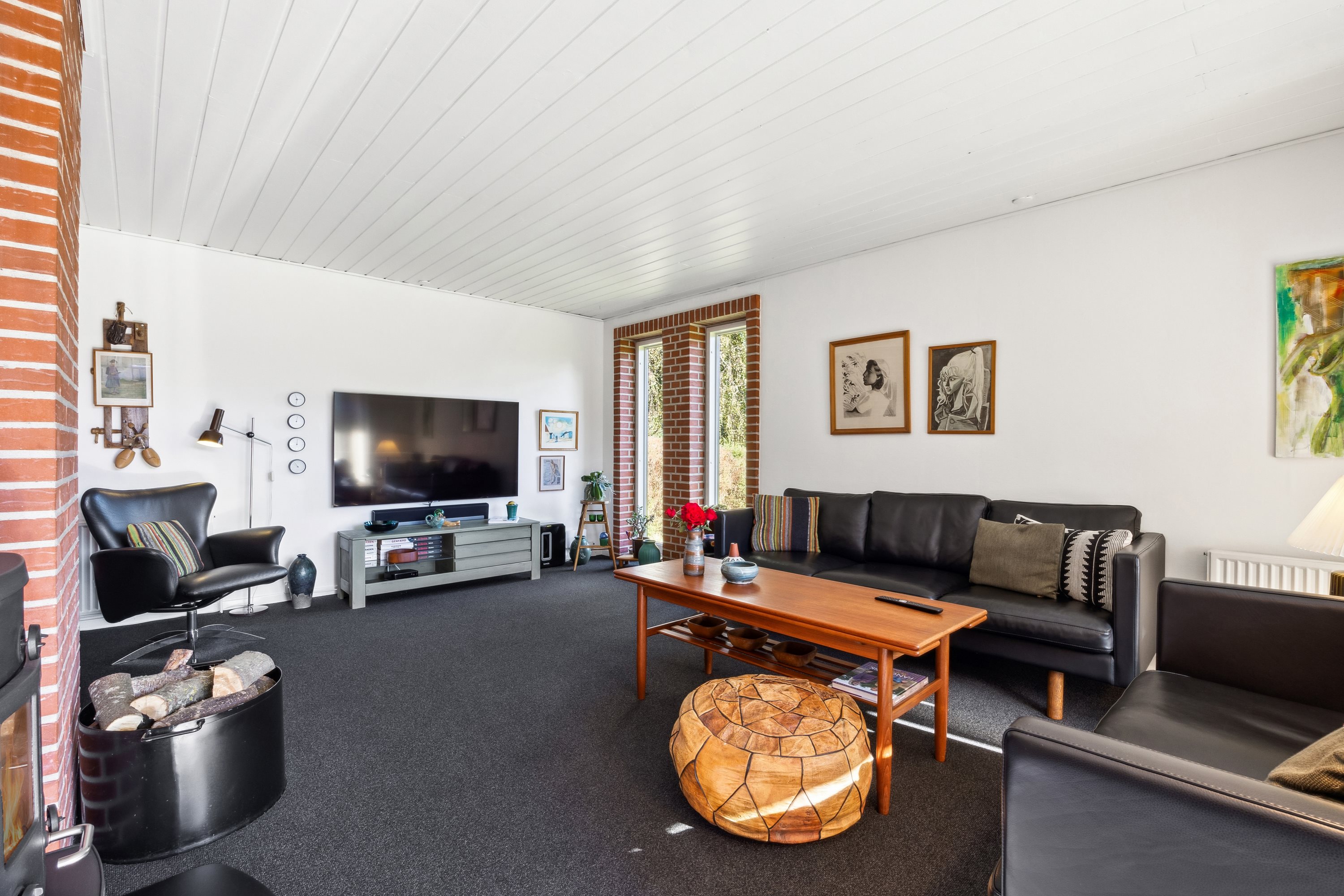 Fremhævet stue billede i fuldskærmstilstand. Billede af Tjørnebakken 8, 4291 Ruds Vedby