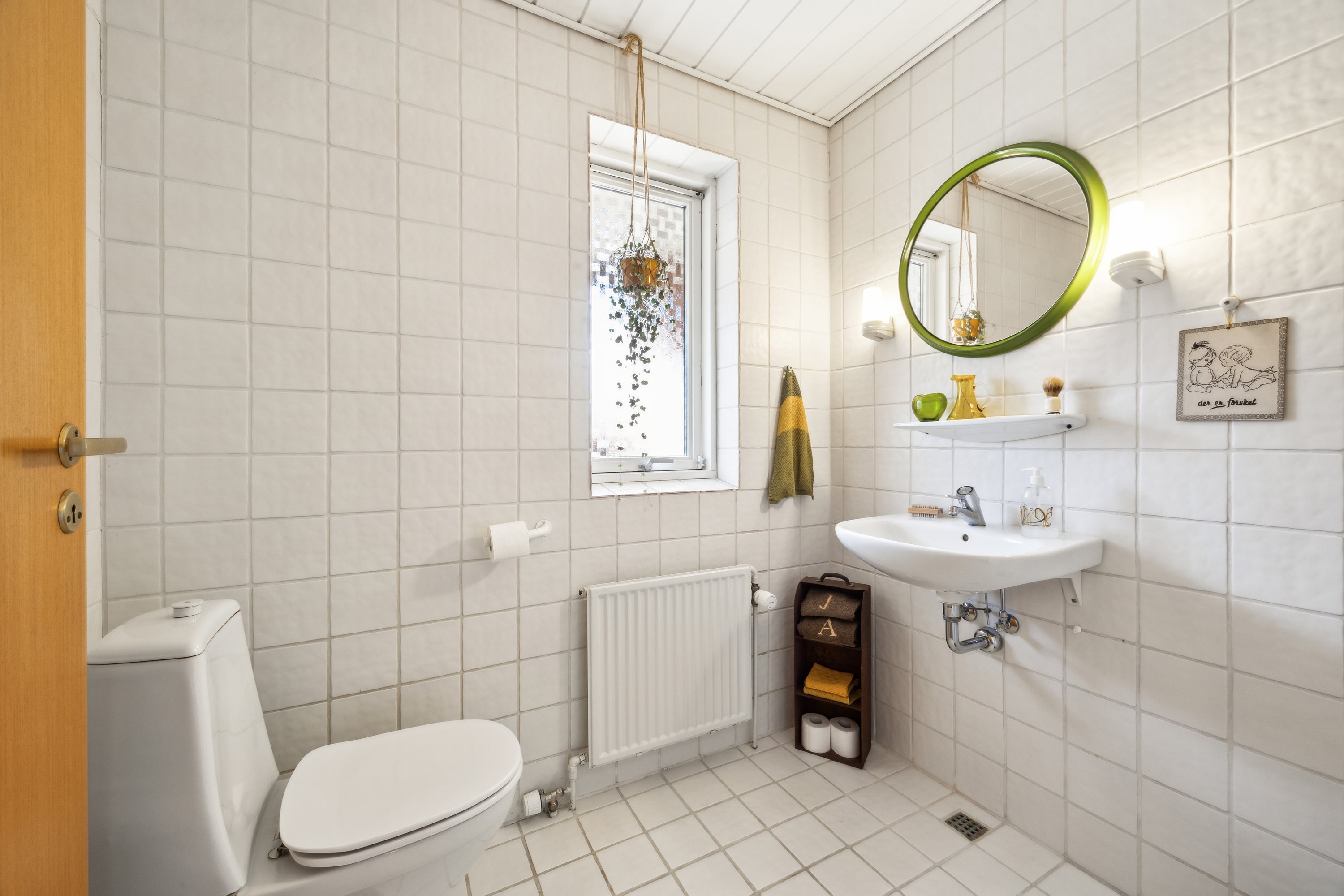 Fremhævet badeværelse billede i fuldskærmstilstand. Billede af Tjørnebakken 8, 4291 Ruds Vedby