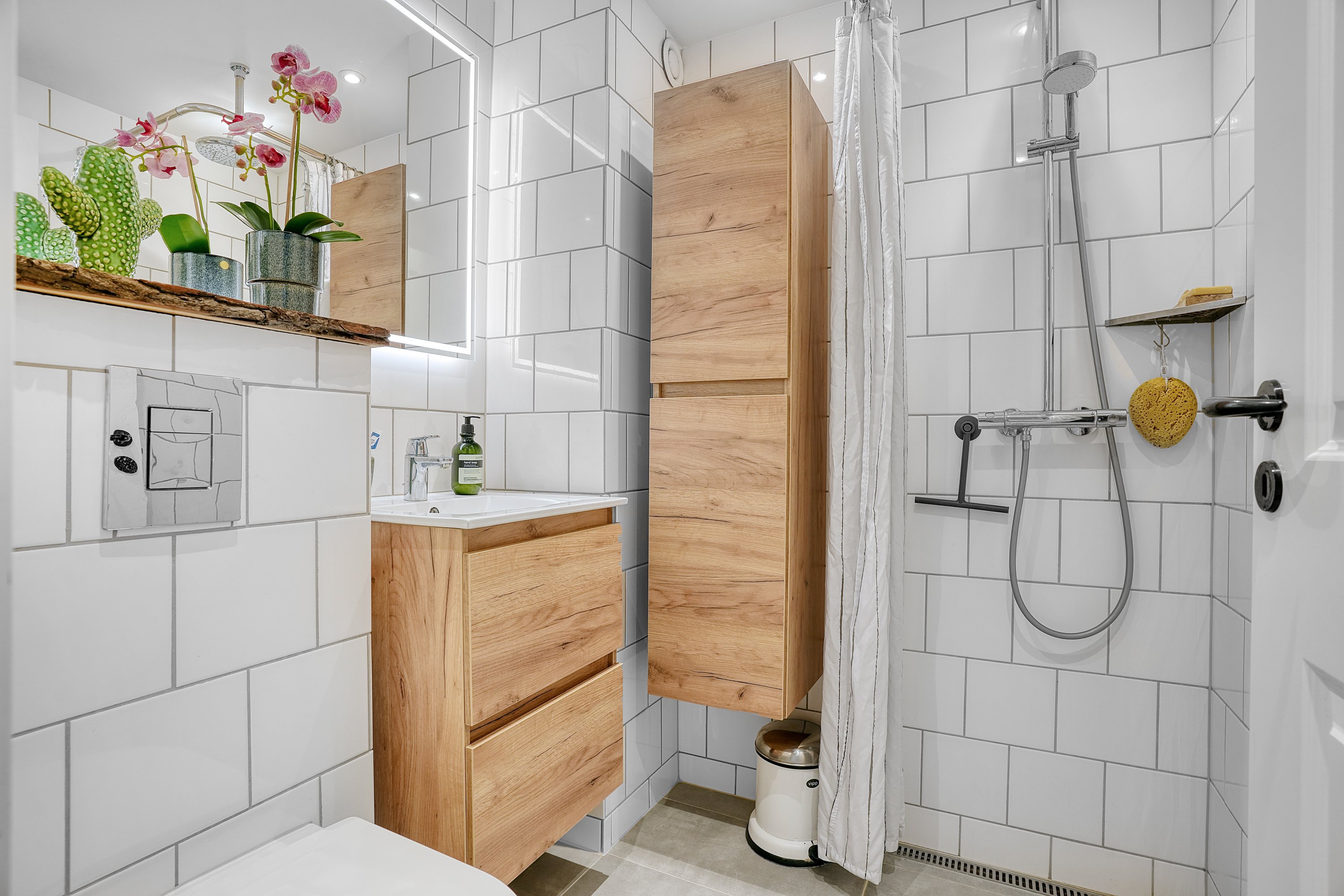 Fremhævet badeværelse billede i fuldskærmstilstand. Billede af Uffesgade 10, 2. tv., 2200 København N