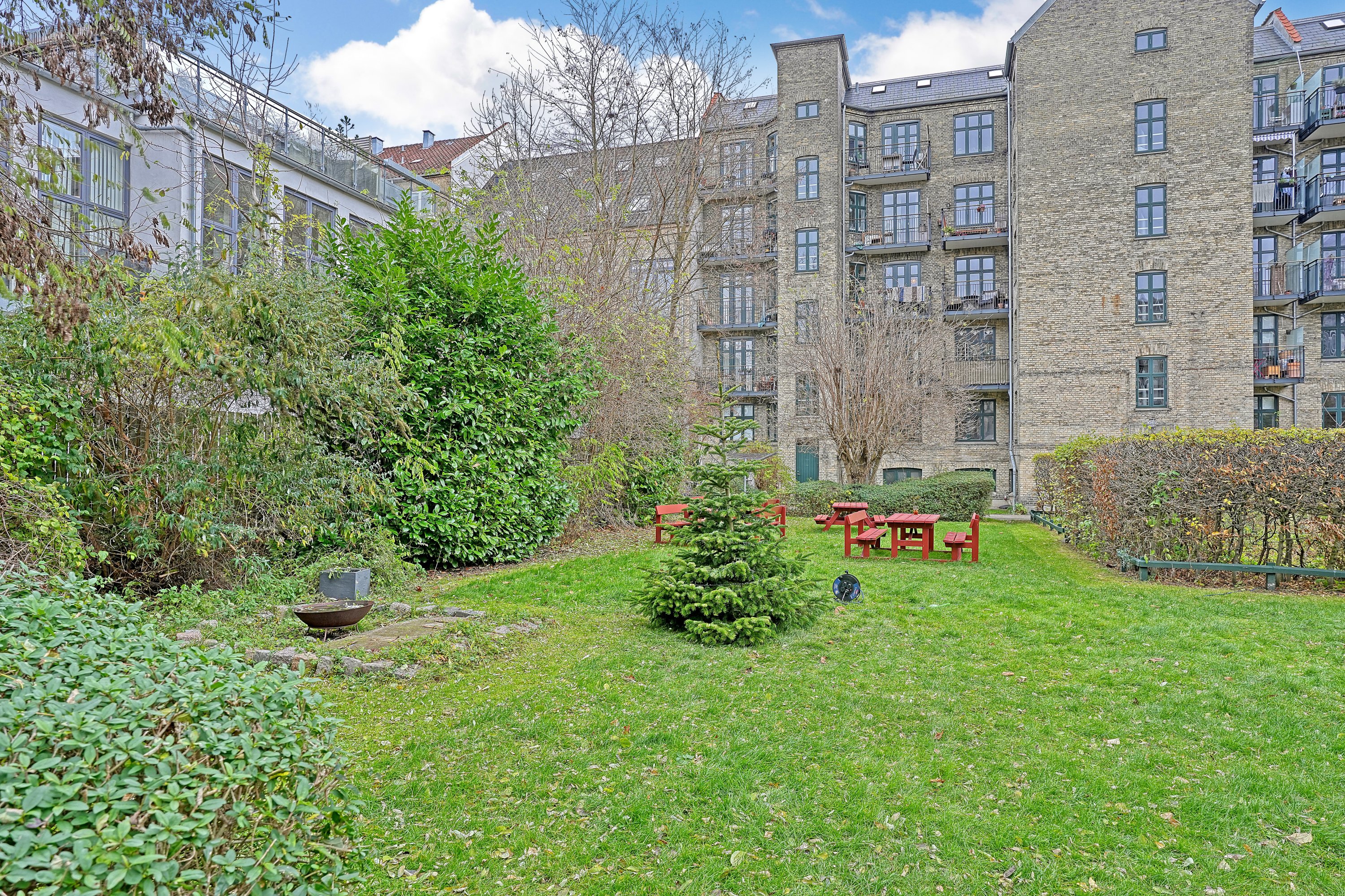 Fremhævet gårdmiljø billede i fuldskærmstilstand. Billede af Uffesgade 10, 2. tv., 2200 København N