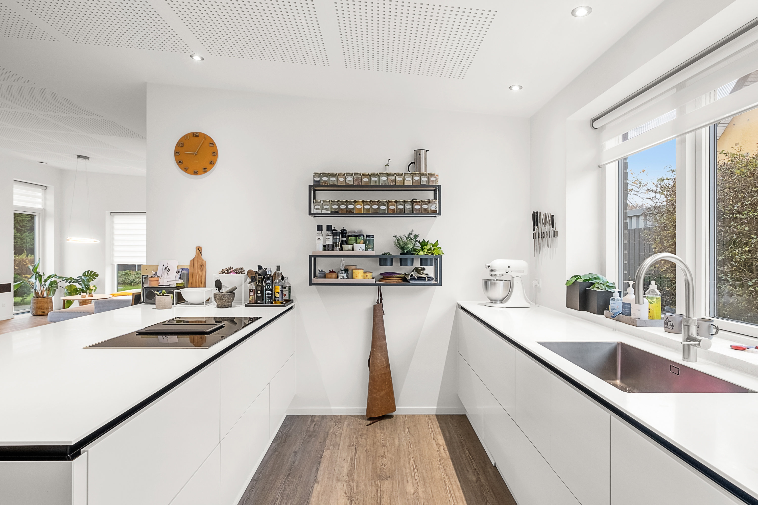 Fremhævet køkken billede i fuldskærmstilstand. Billede af Engvangen 11, 8520 Lystrup