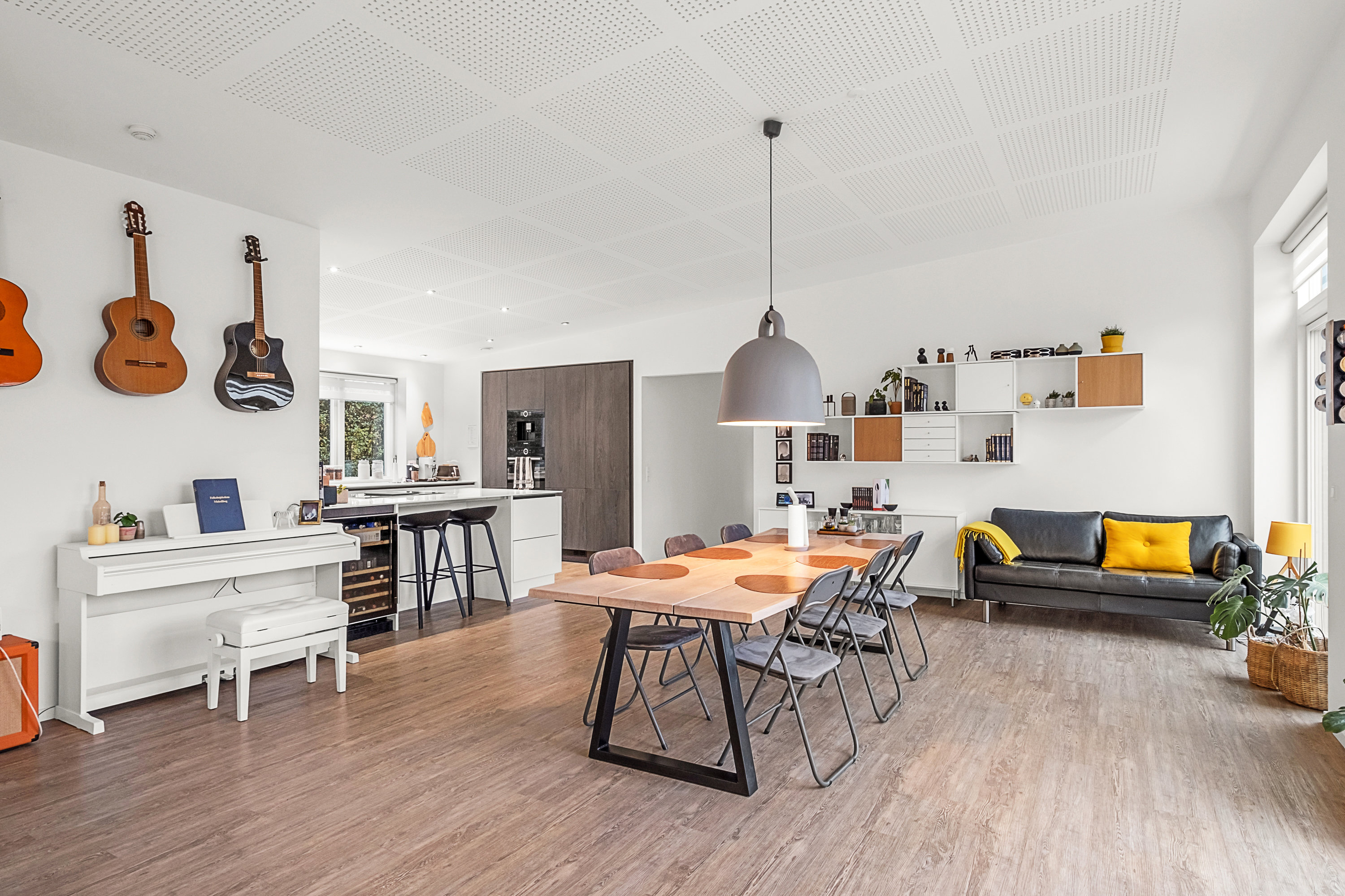 Fremhævet køkken alrum billede i fuldskærmstilstand. Billede af Engvangen 11, 8520 Lystrup