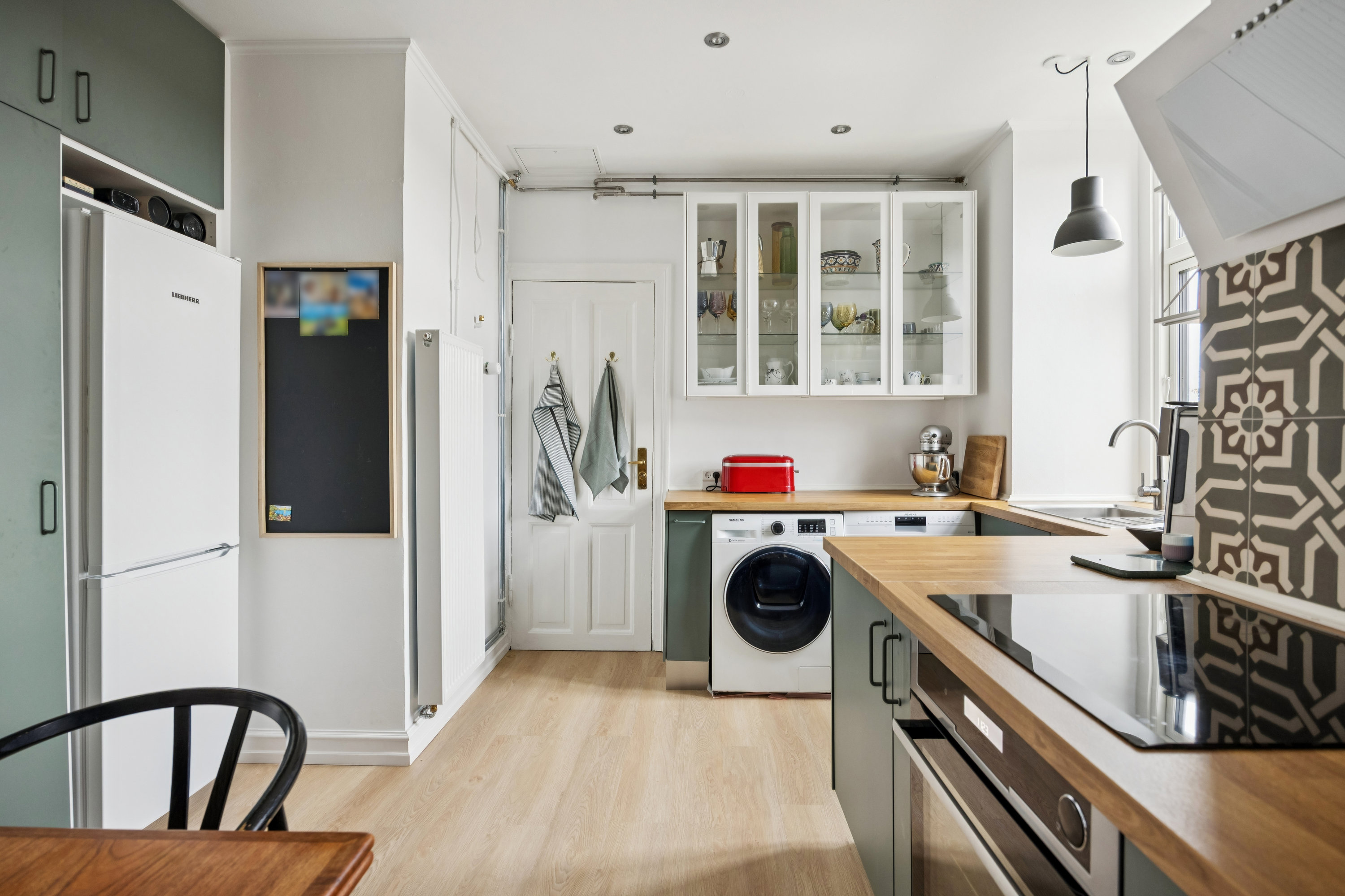 Fremhævet køkken billede i fuldskærmstilstand. Billede af Ejgårdsvej 24, 2. th., 2920 Charlottenlund