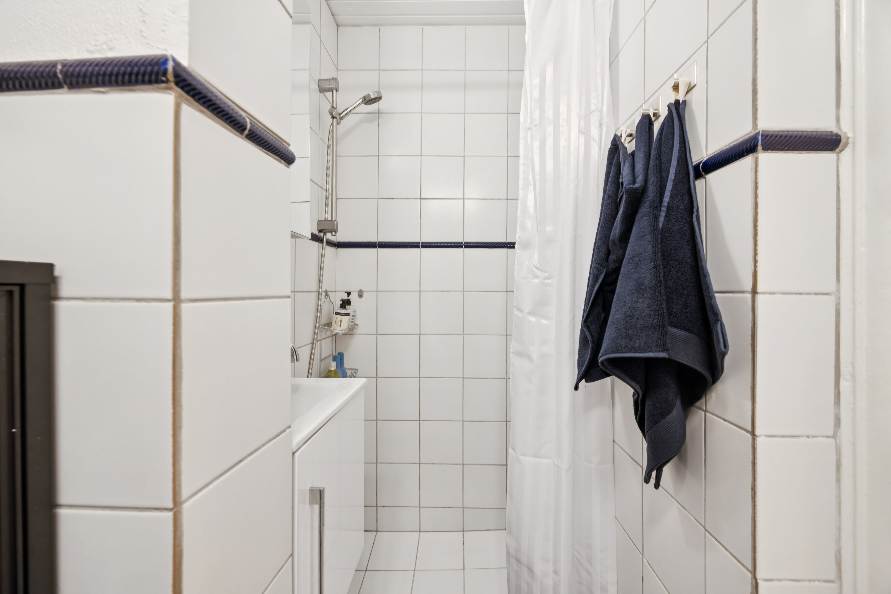 Fremhævet badeværelse billede i fuldskærmstilstand. Billede af Ejgårdsvej 24, 2. th., 2920 Charlottenlund