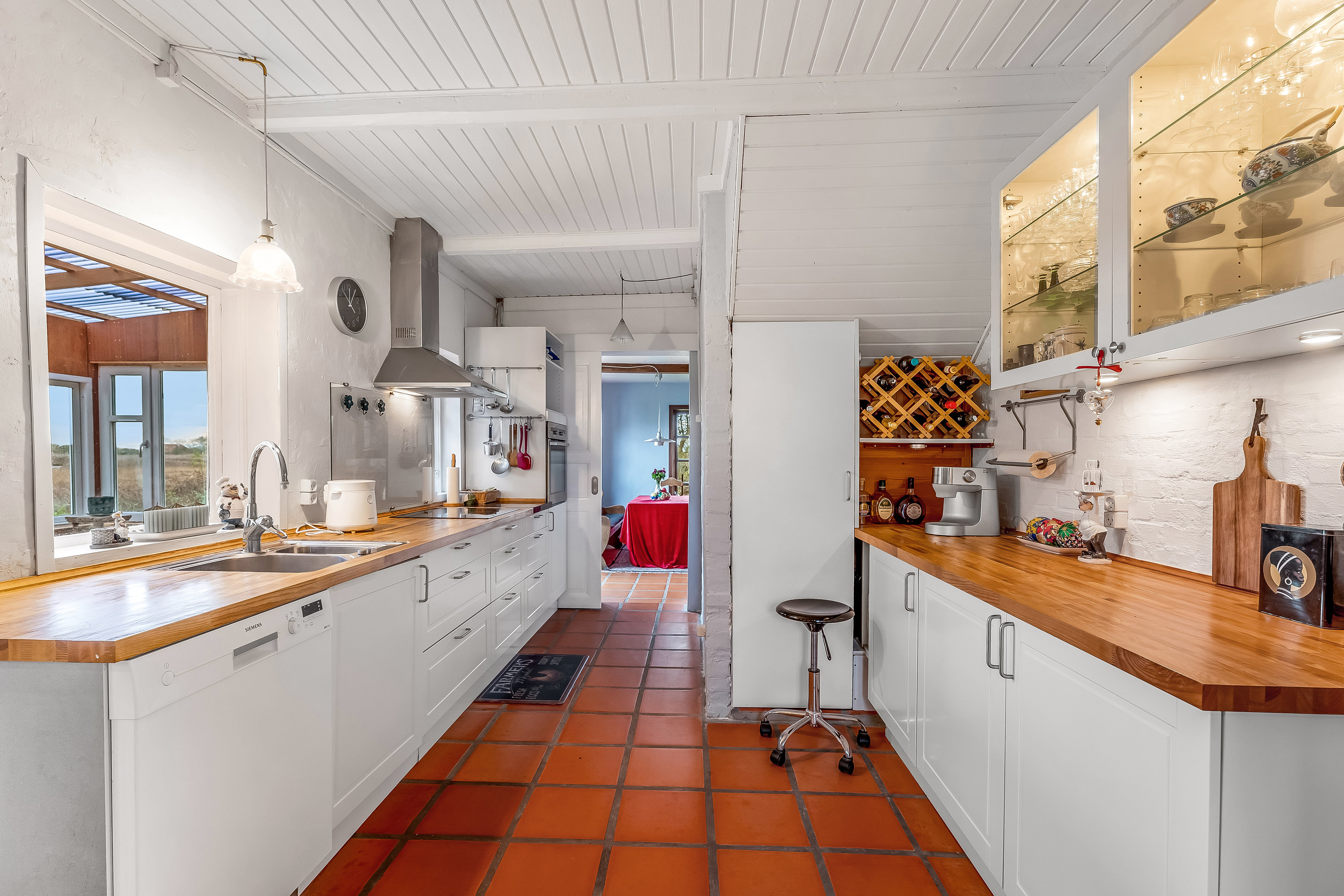 Fremhævet køkken billede i fuldskærmstilstand. Billede af Tårsvej 177, 4912 Harpelunde