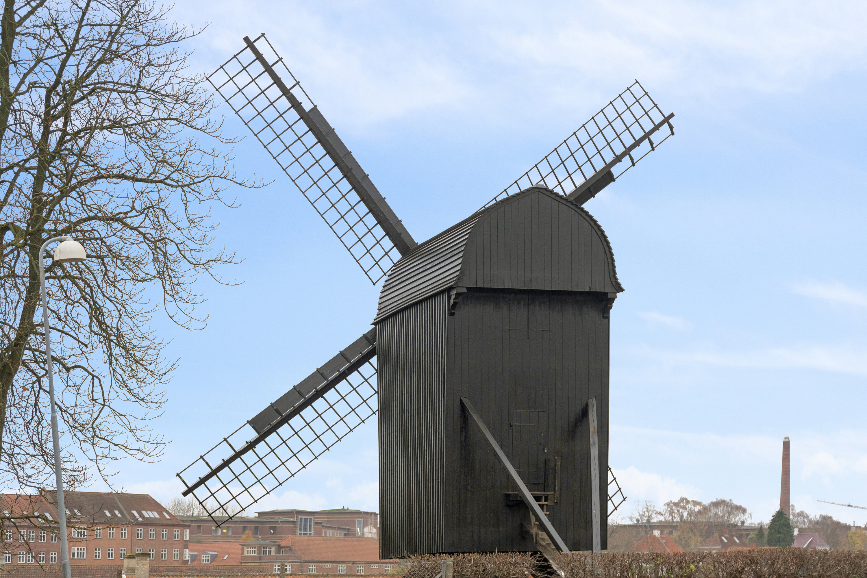 Fremhævet udendørs billede i fuldskærmstilstand. Billede af Møllevejen 27, kld.. th., 8000 Aarhus C