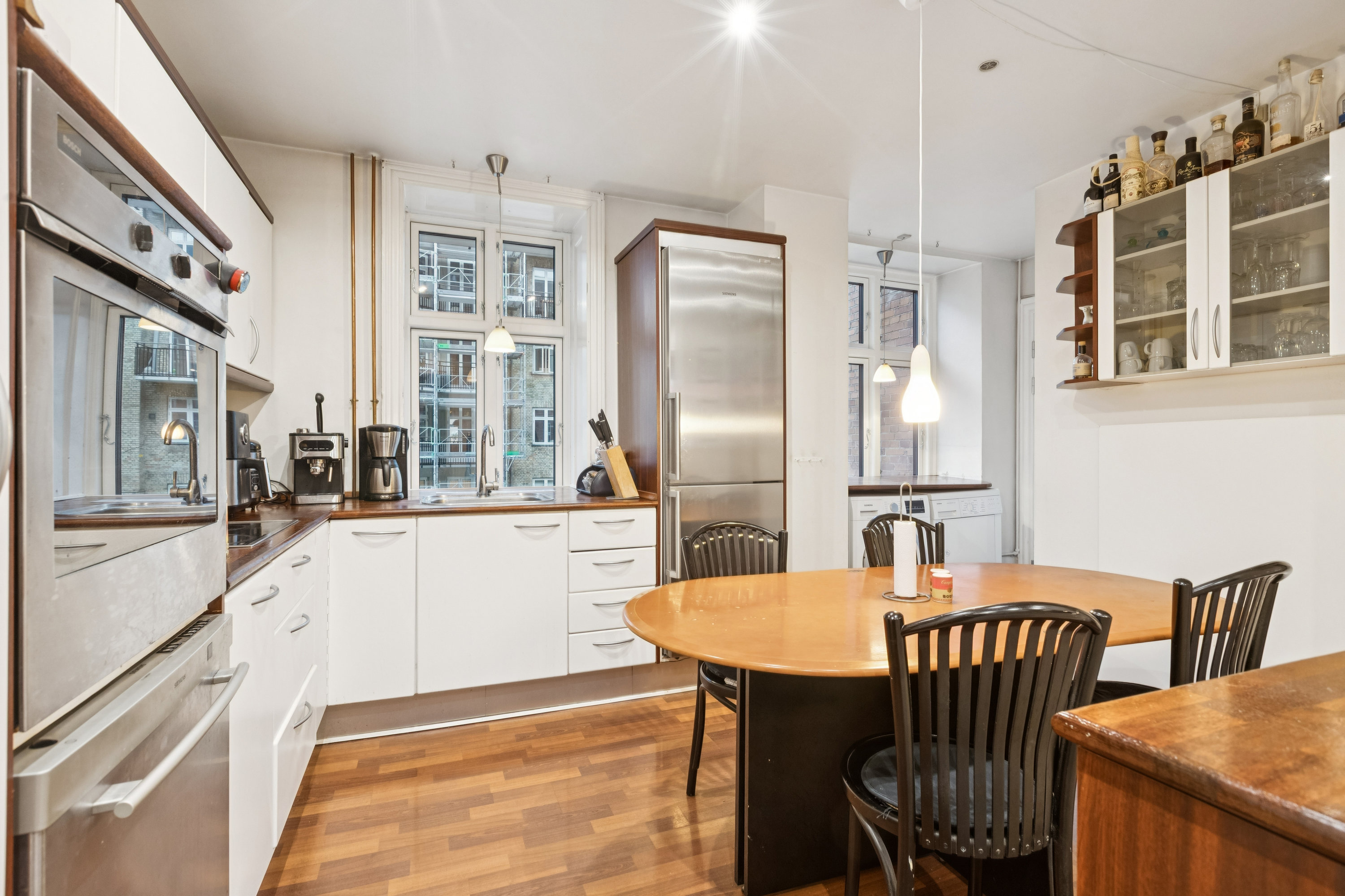 Fremhævet køkken billede i fuldskærmstilstand. Billede af Lombardigade 5, 1. tv., 2300 København S