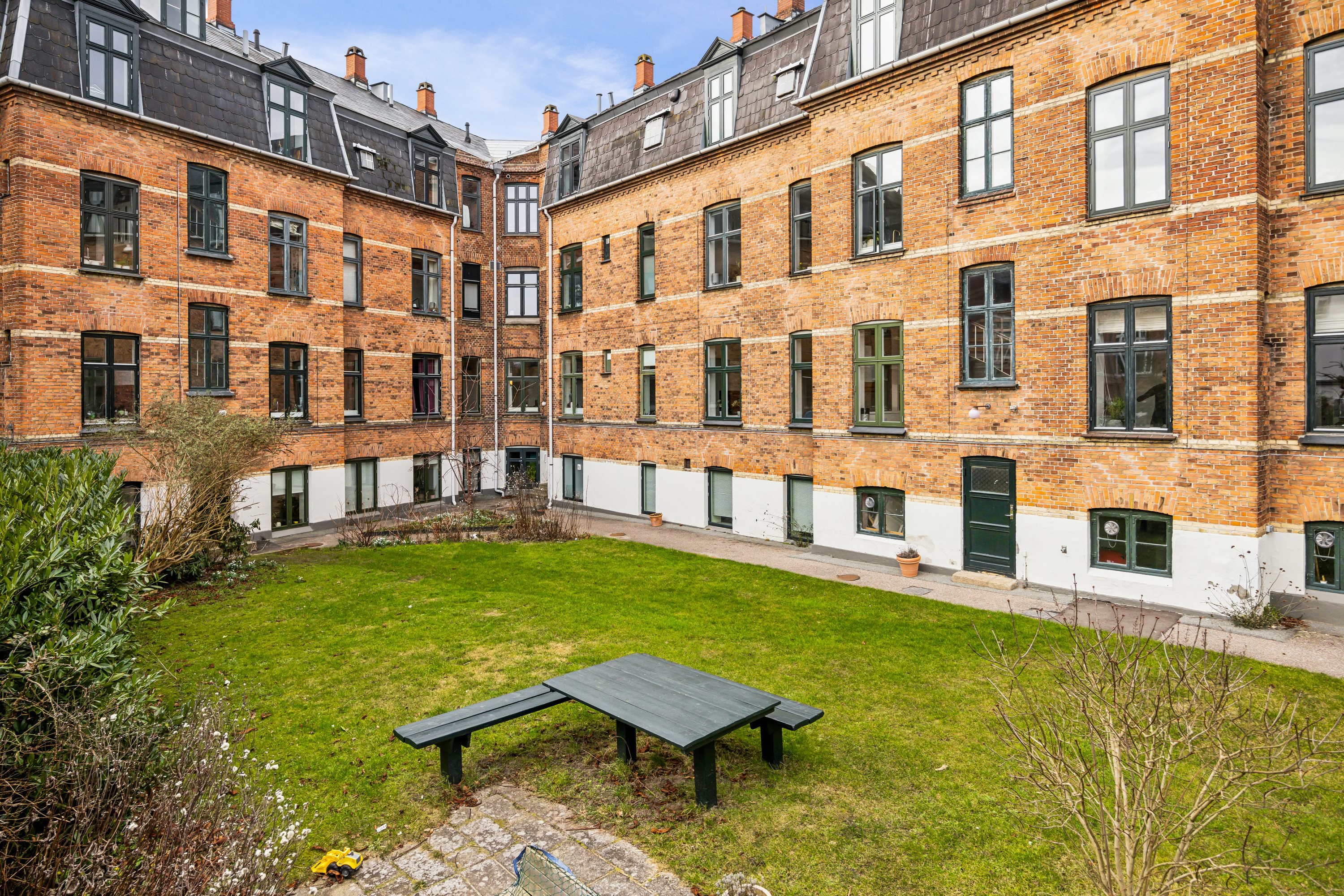 Fremhævet  billede i fuldskærmstilstand. Billede af Ejgårdsvej 24, 2. th., 2920 Charlottenlund