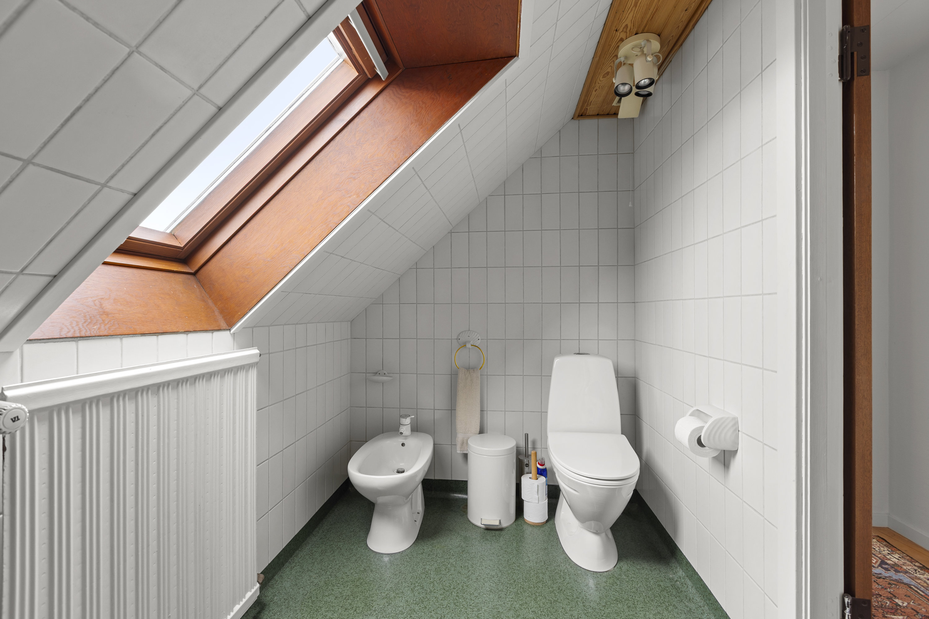 Fremhævet toilet billede i fuldskærmstilstand. Billede af Lillevangsparken 13, 4200 Slagelse