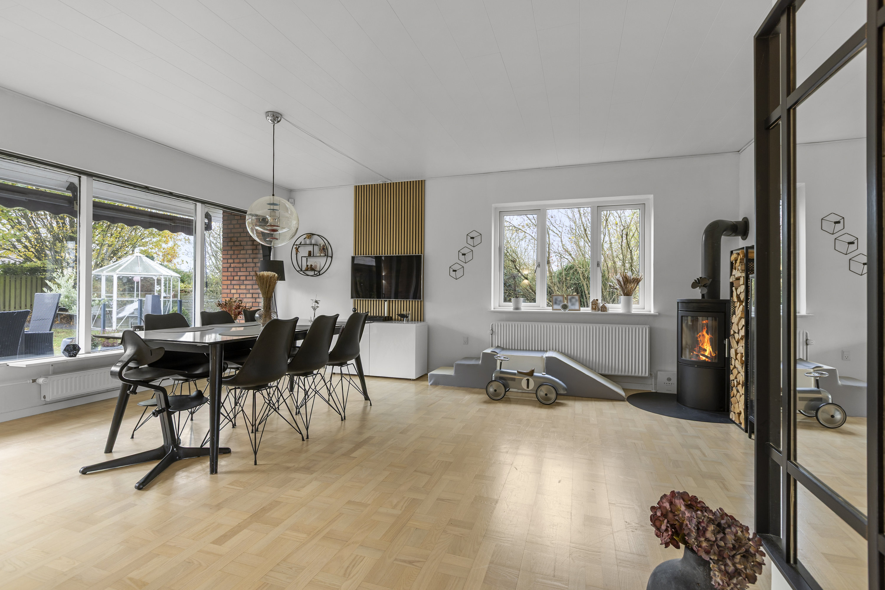 Fremhævet stue billede i fuldskærmstilstand. Billede af Lillevangsvej 16, 4200 Slagelse