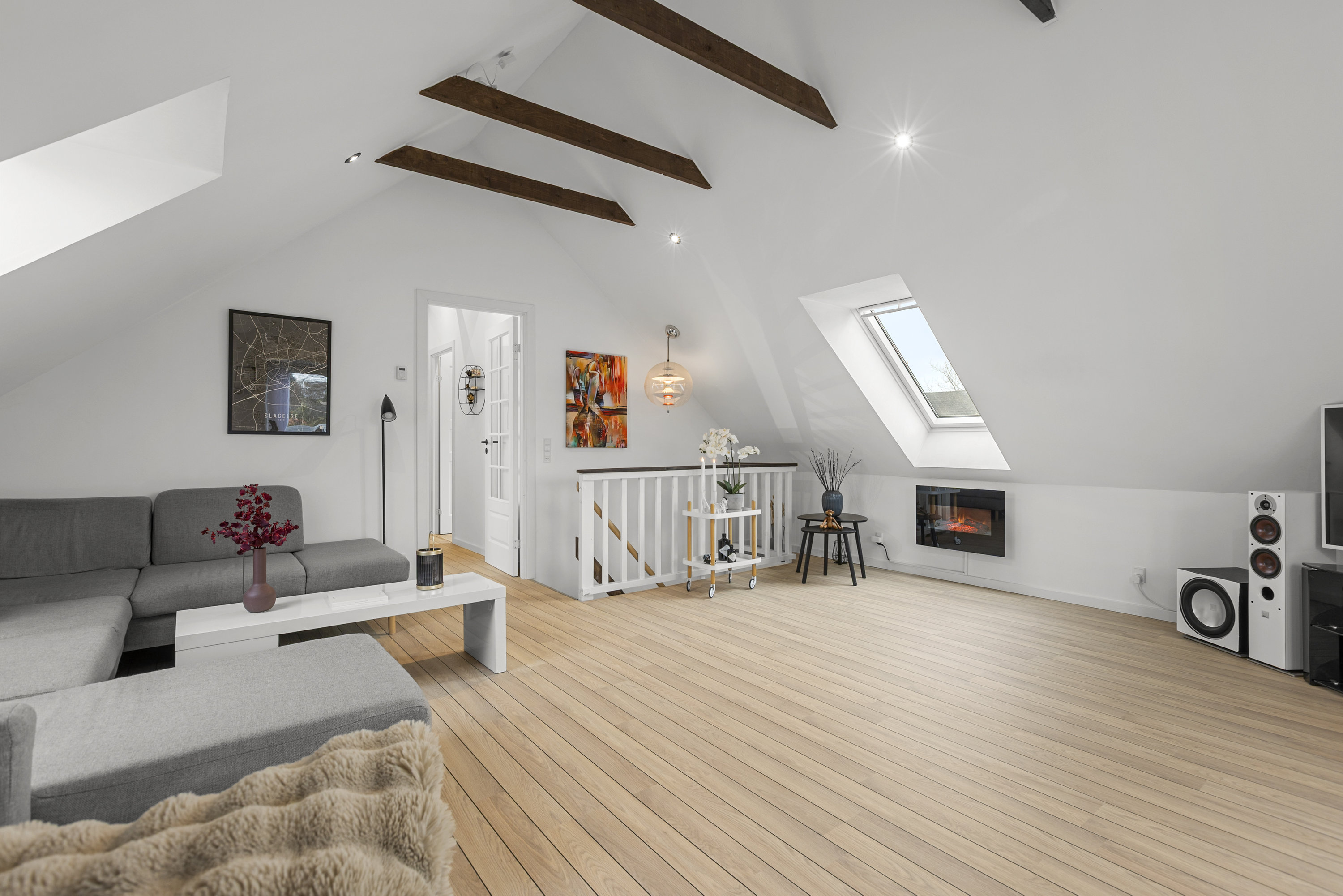 Fremhævet stue billede i fuldskærmstilstand. Billede af Lillevangsvej 16, 4200 Slagelse