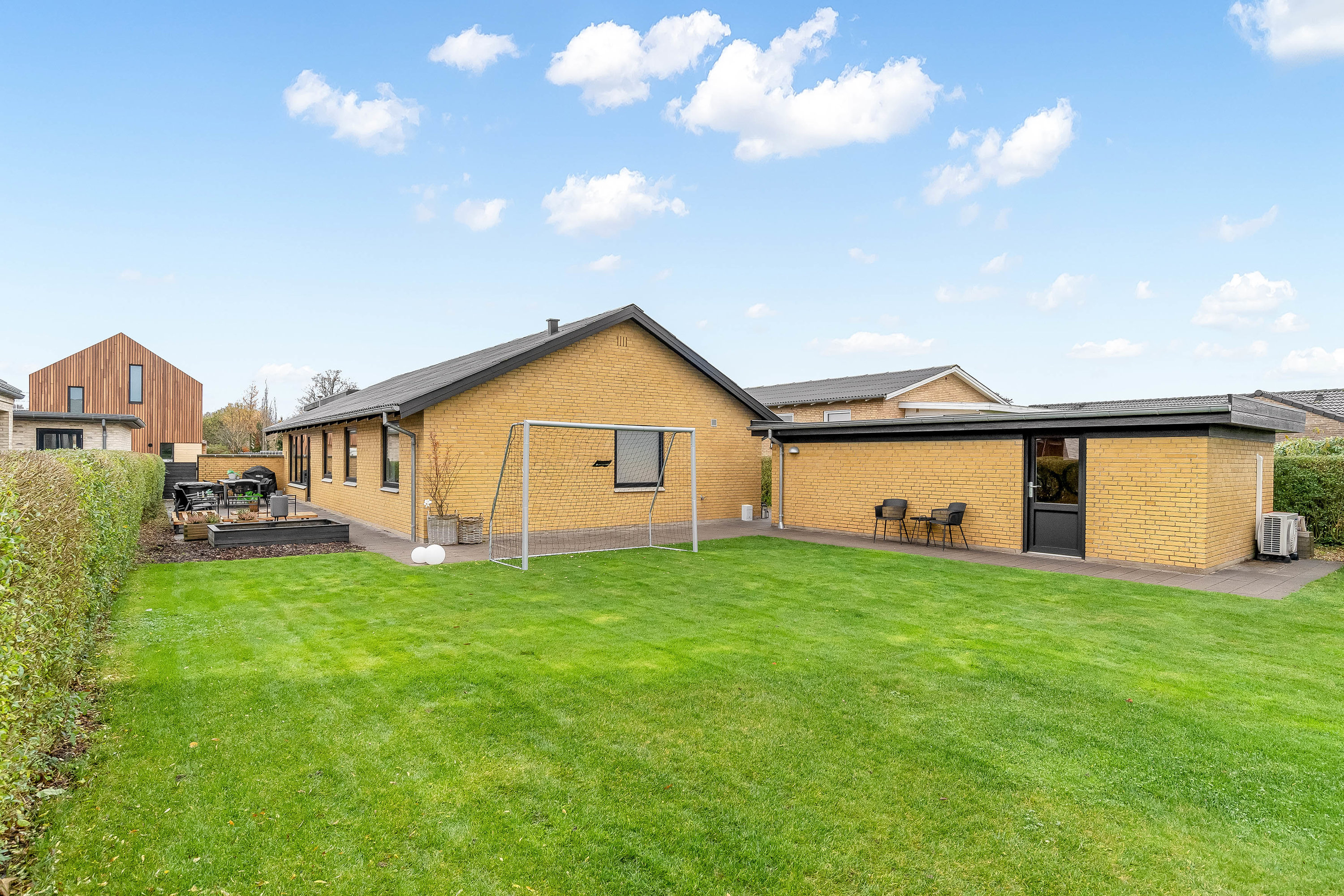 Fremhævet ejendommen billede i fuldskærmstilstand. Billede af Linde Alle 9, 7500 Holstebro