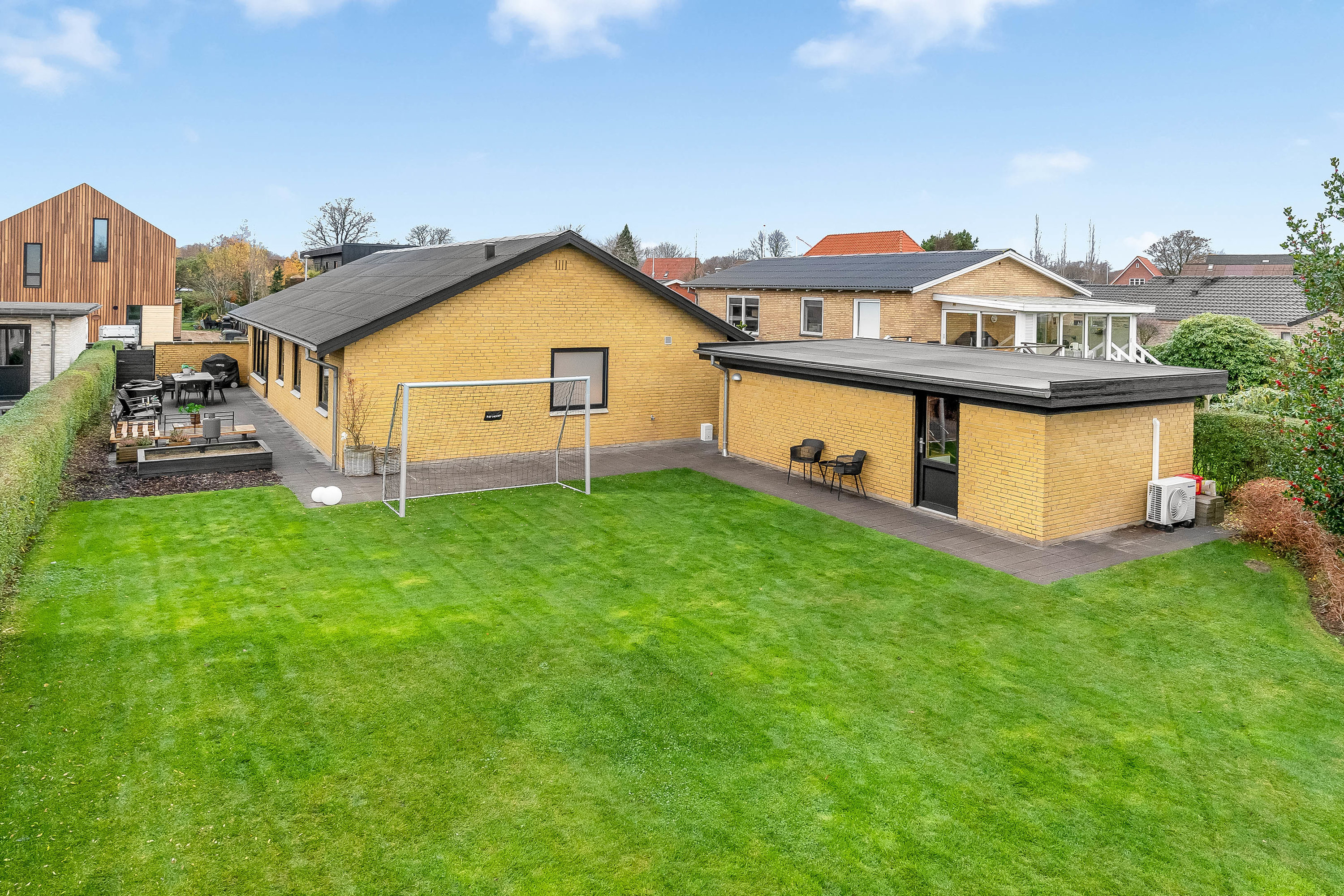 Fremhævet ejendommen billede i fuldskærmstilstand. Billede af Linde Alle 9, 7500 Holstebro