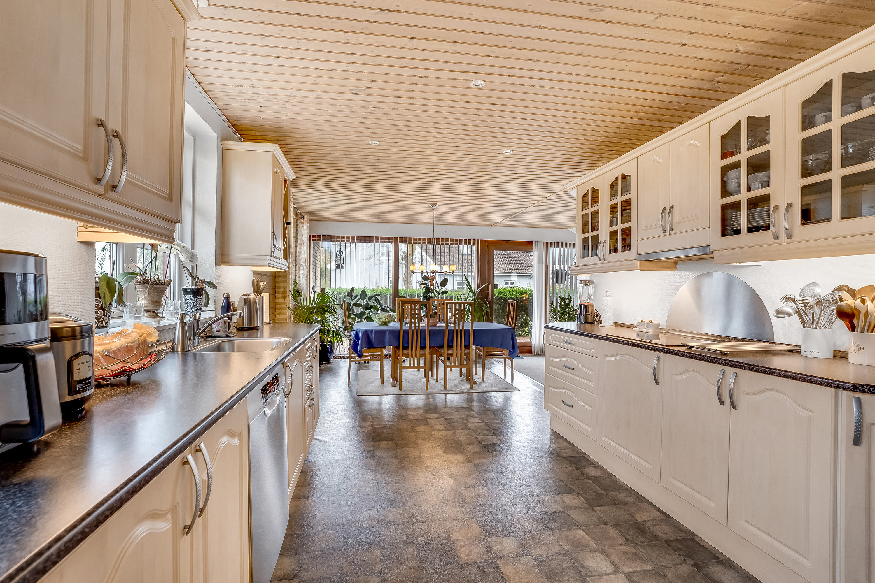 Fremhævet køkken billede i fuldskærmstilstand. Billede af Øster Nordlundevej 9A, 4900 Nakskov