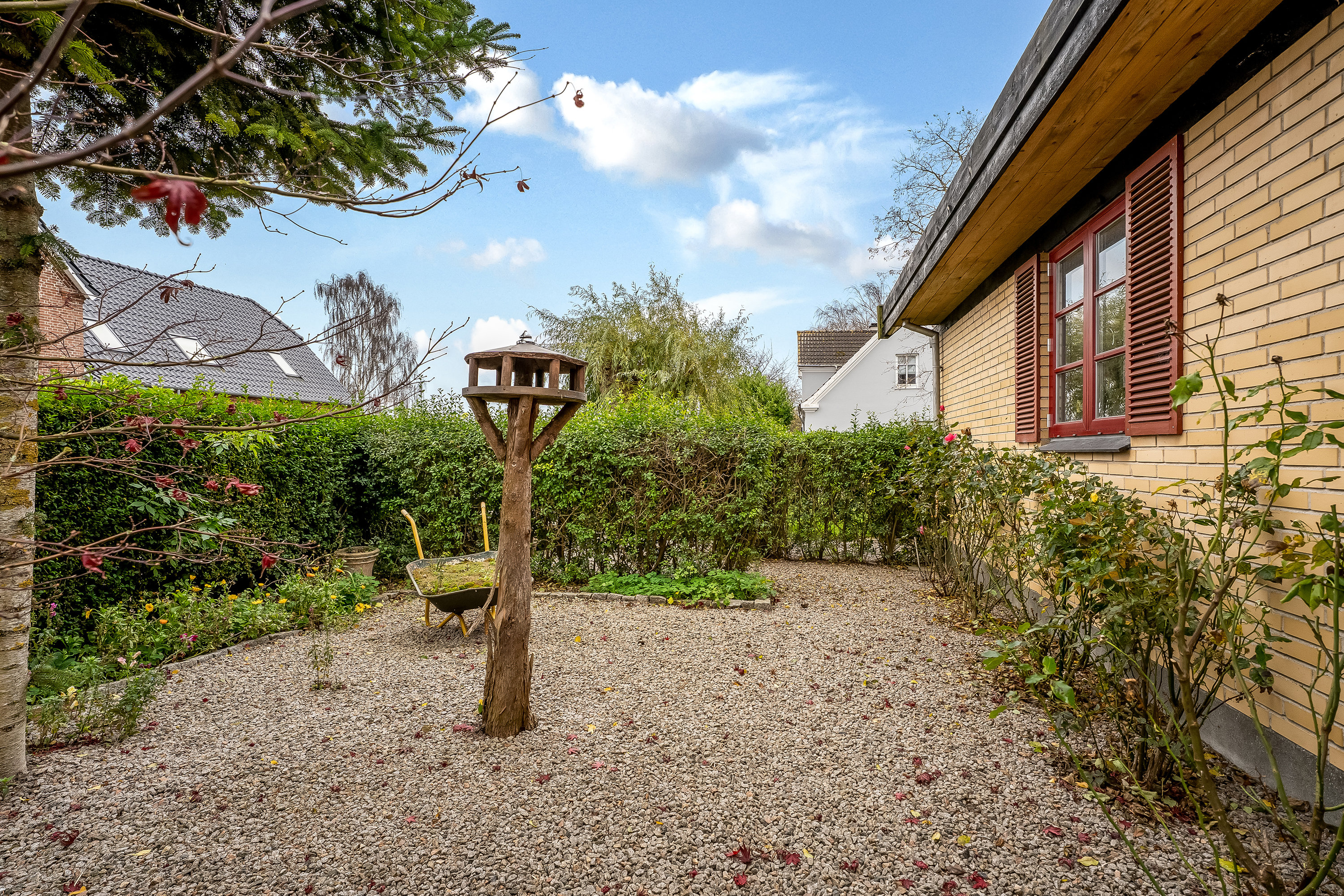 Fremhævet forhave billede i fuldskærmstilstand. Billede af Øster Nordlundevej 9A, 4900 Nakskov