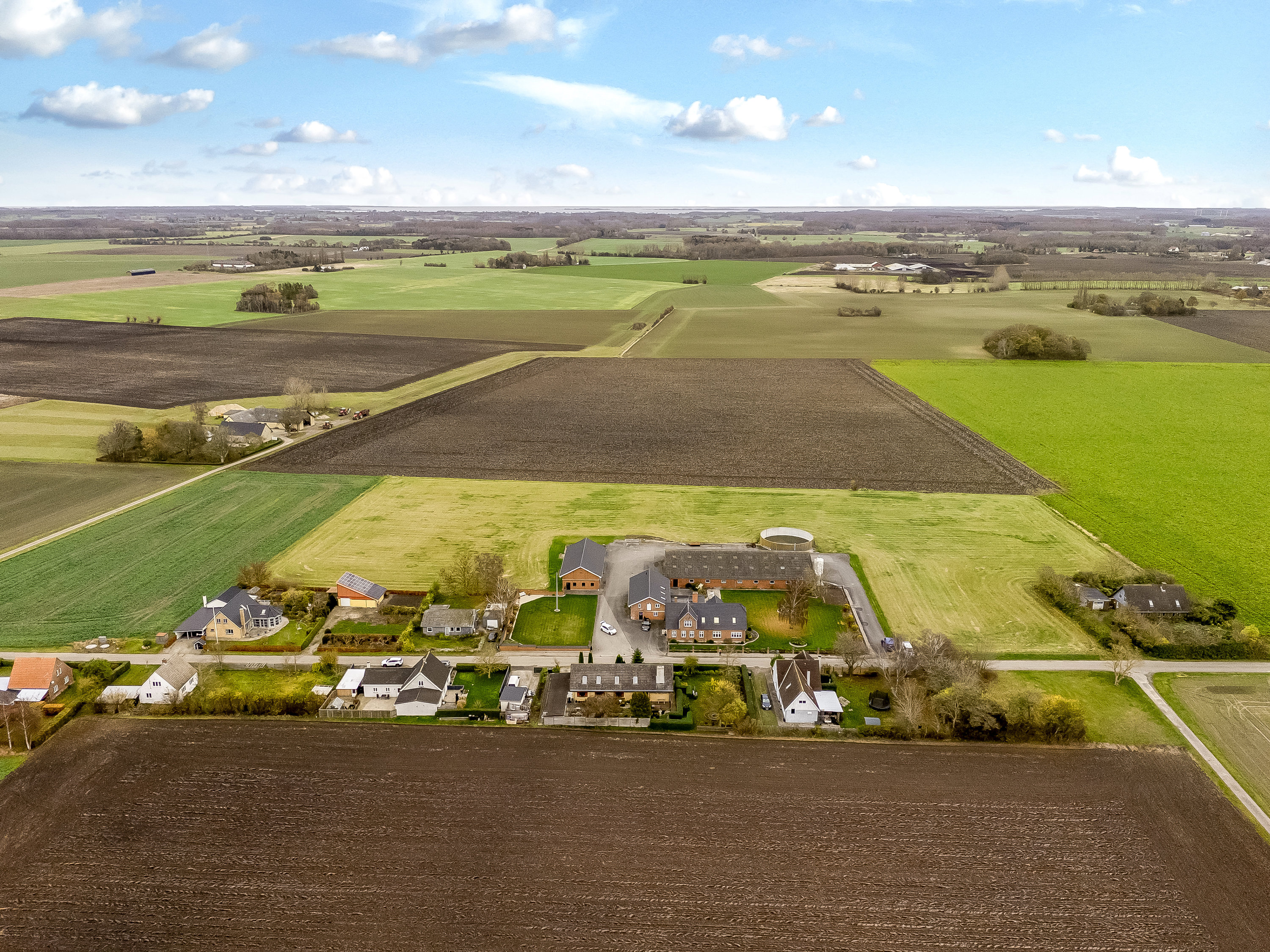 Fremhævet luftfoto billede i fuldskærmstilstand. Billede af Øster Nordlundevej 9A, 4900 Nakskov