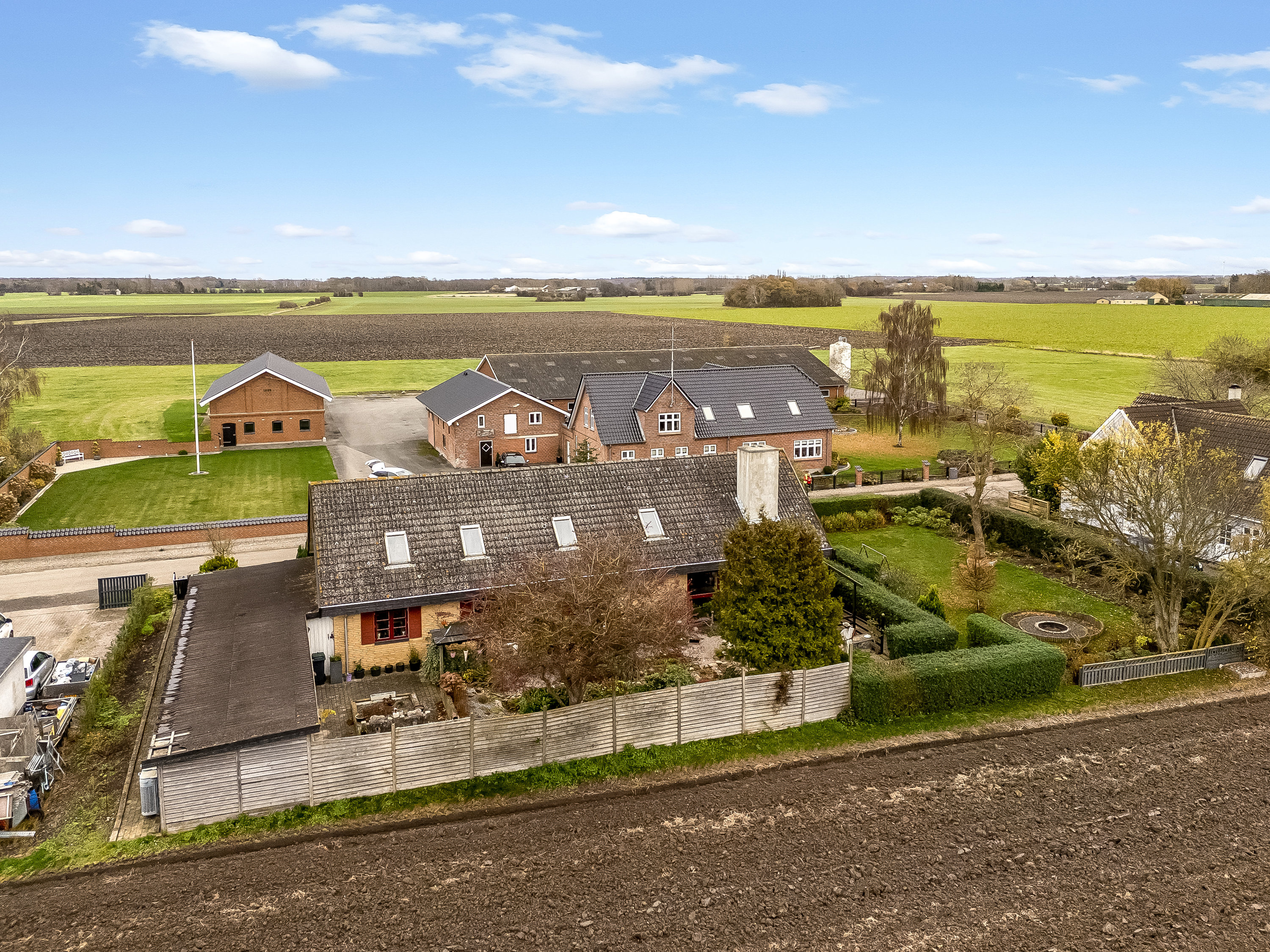 Fremhævet luftfoto billede i fuldskærmstilstand. Billede af Øster Nordlundevej 9A, 4900 Nakskov