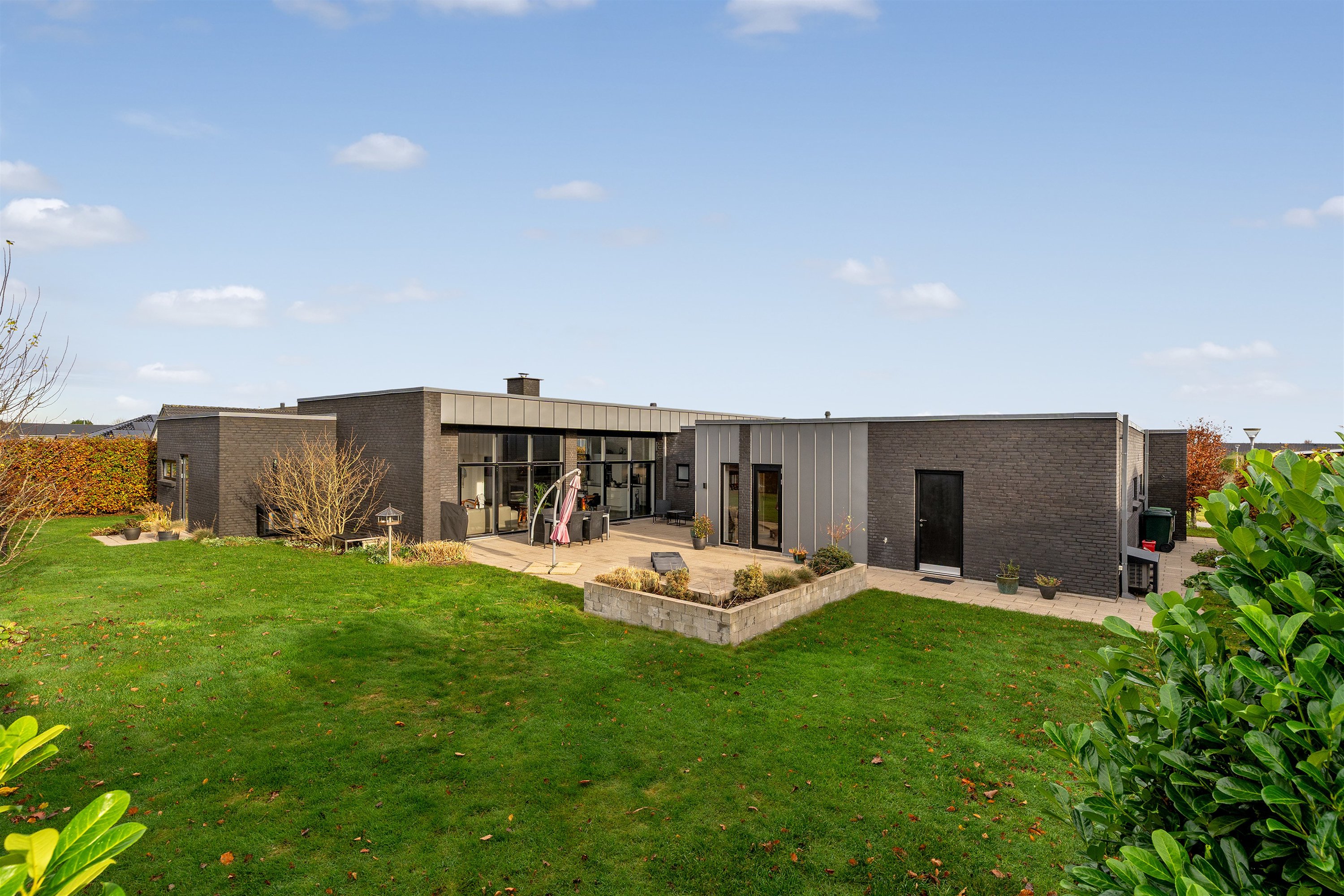 Fremhævet ejendommen billede i fuldskærmstilstand. Billede af Lillevang 38, 7190 Billund