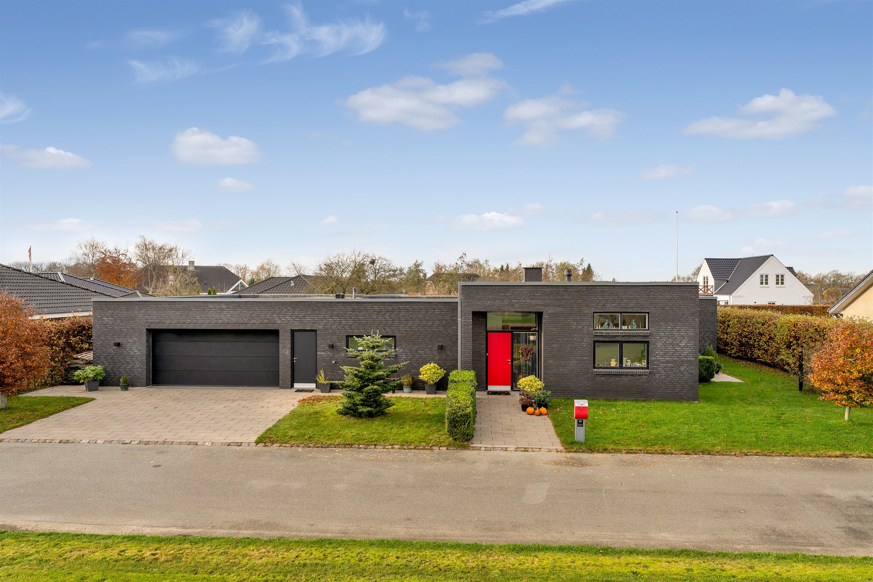 Fremhævet ejendommen billede i fuldskærmstilstand. Billede af Lillevang 38, 7190 Billund