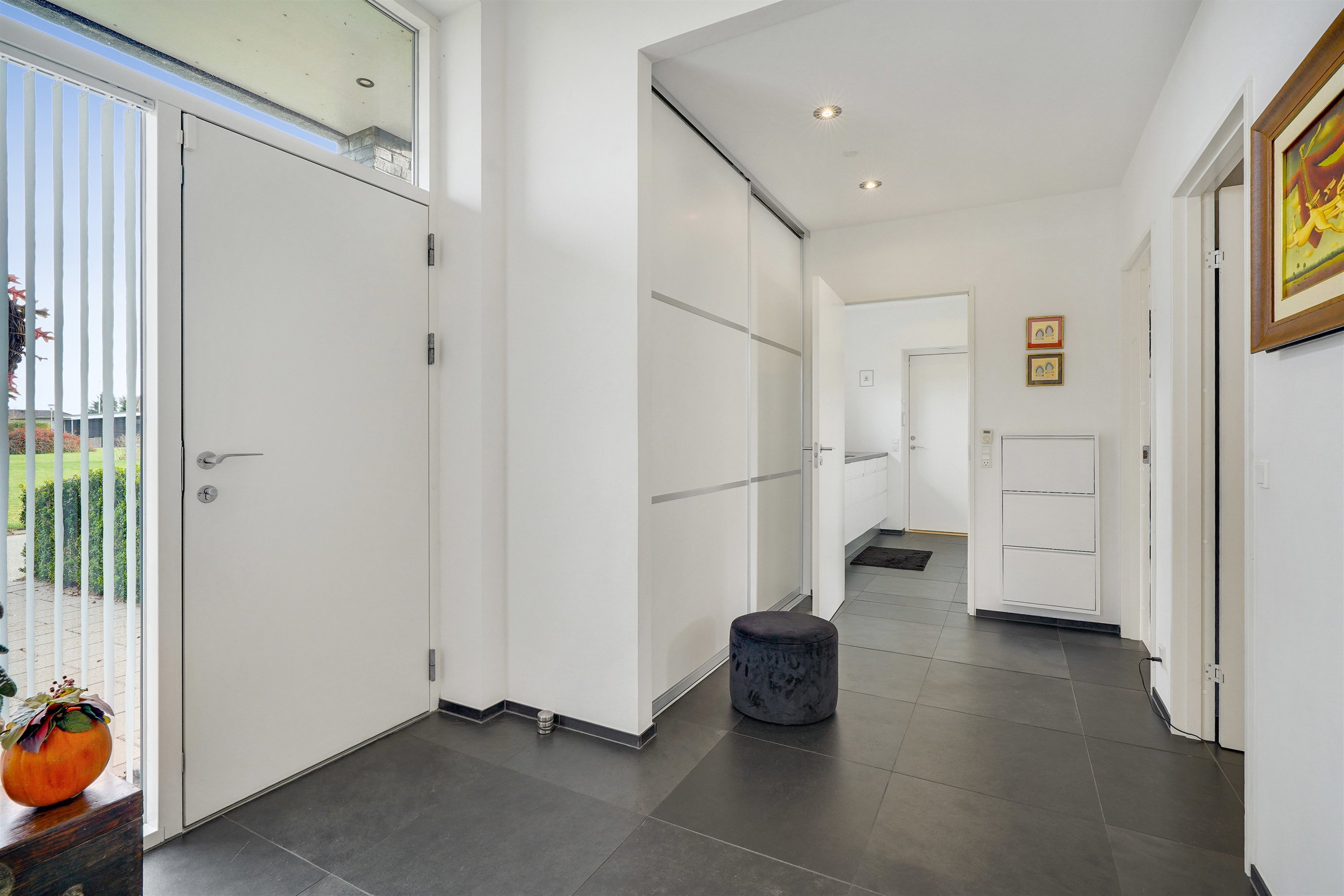 Fremhævet entré billede i fuldskærmstilstand. Billede af Lillevang 38, 7190 Billund