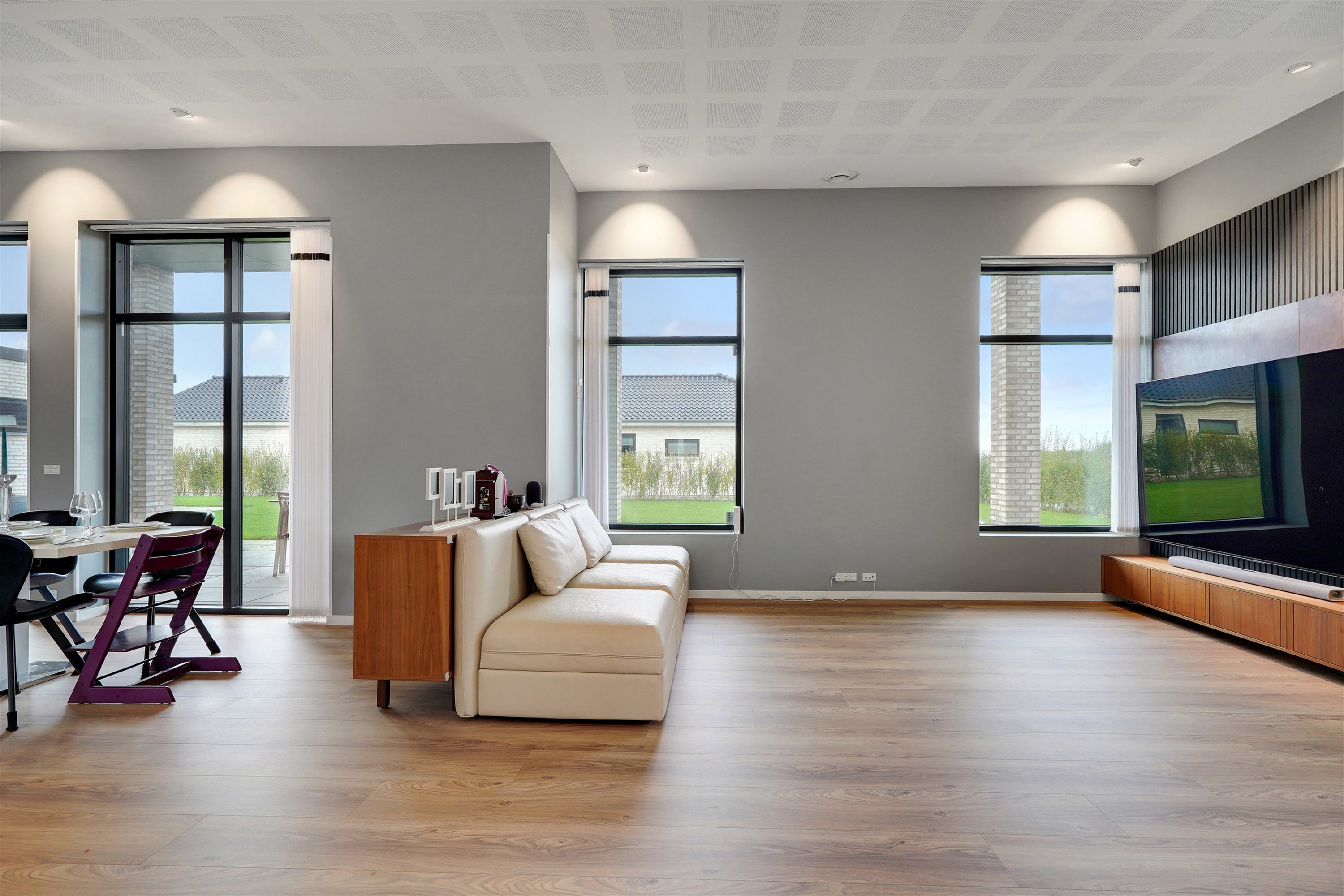 Fremhævet stue billede i fuldskærmstilstand. Billede af Sommerfuglen 27, 7190 Billund