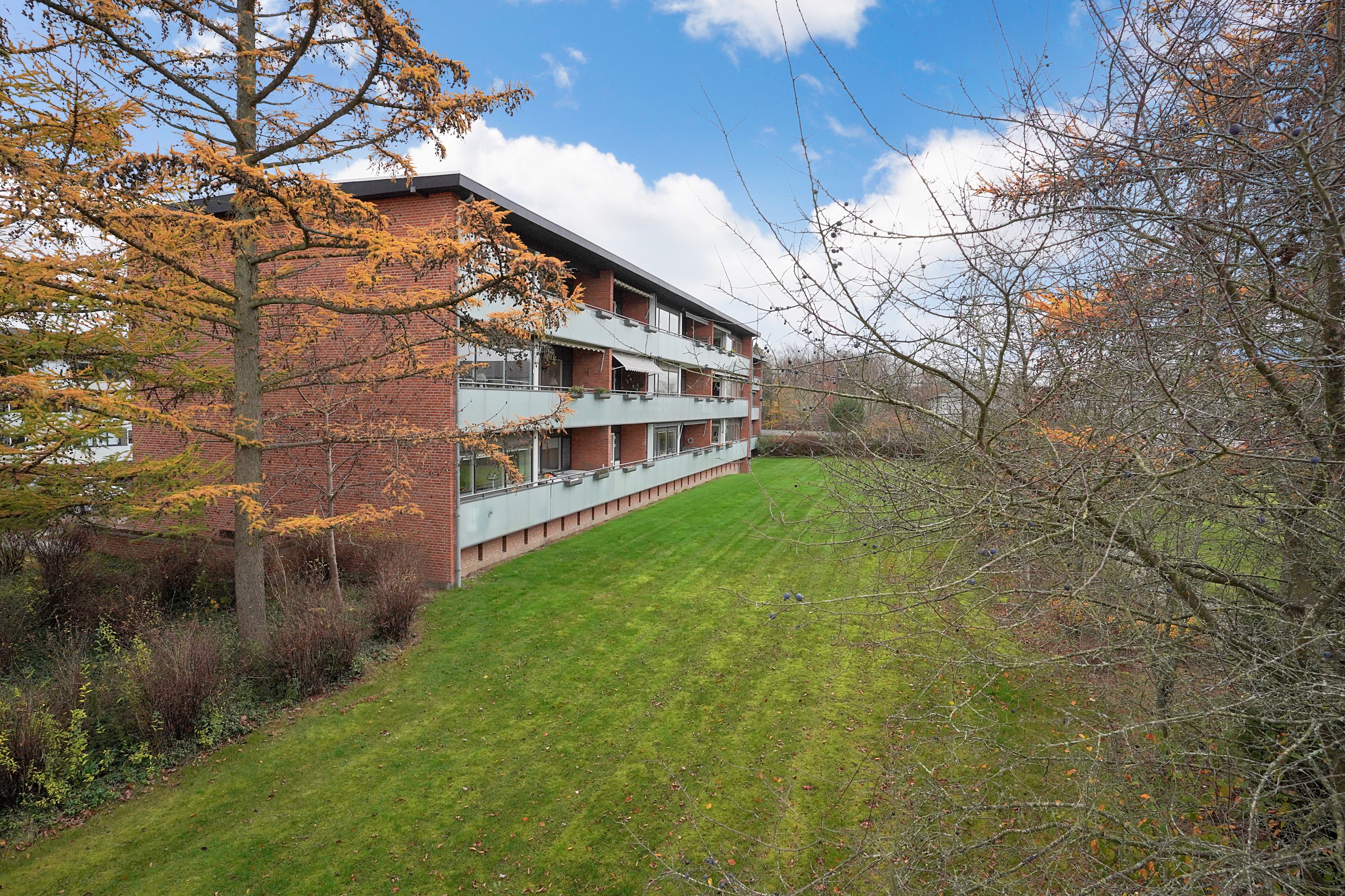 Fremhævet ejendommen billede i fuldskærmstilstand. Billede af Fredskovhellet 34, 1. th., 3400 Hillerød