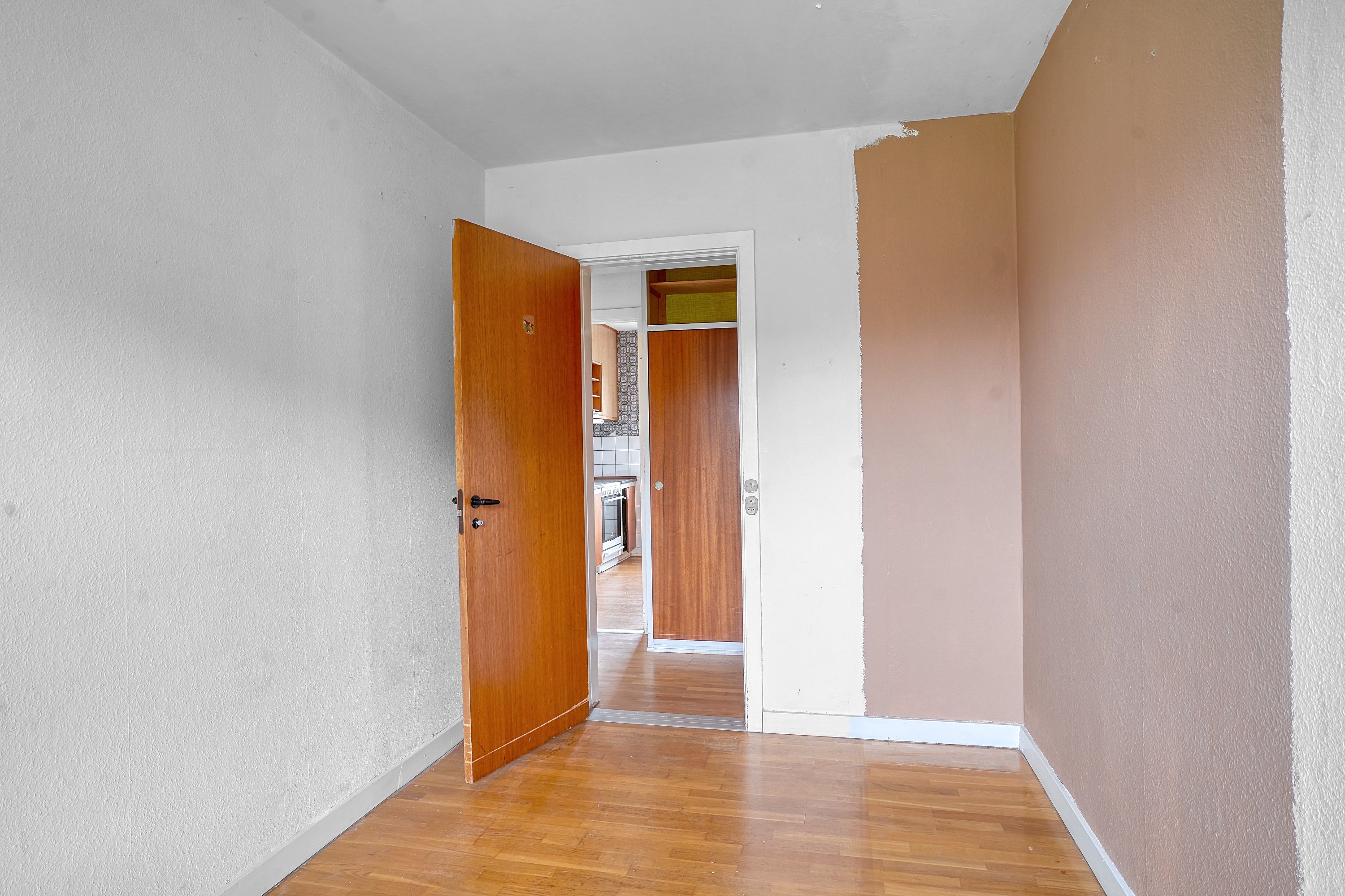 Fremhævet værelse billede i fuldskærmstilstand. Billede af Fredskovhellet 34, 1. th., 3400 Hillerød