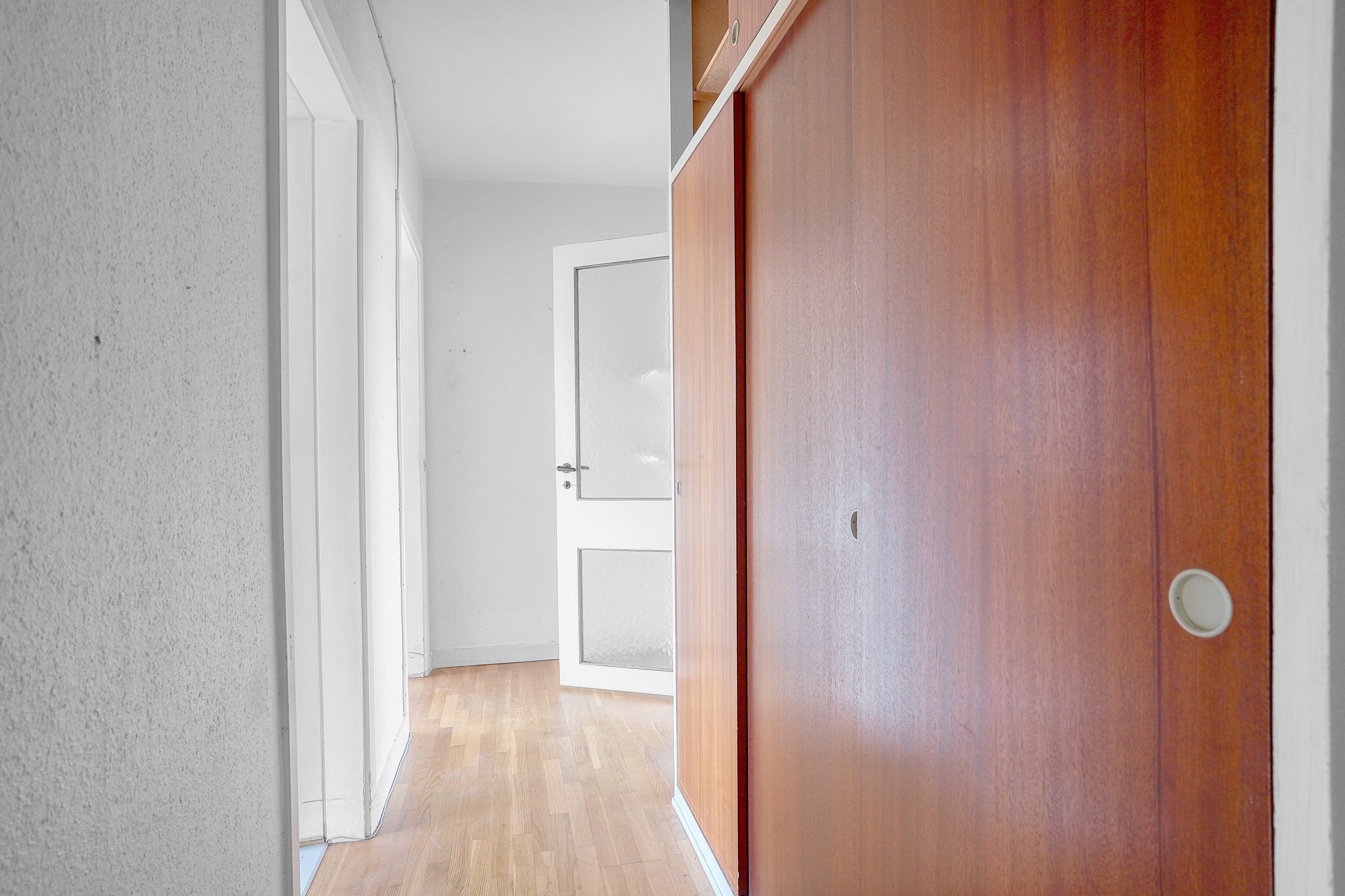 Miniaturebillede 1: entré. Billede af Fredskovhellet 34, 1. th., 3400 Hillerød