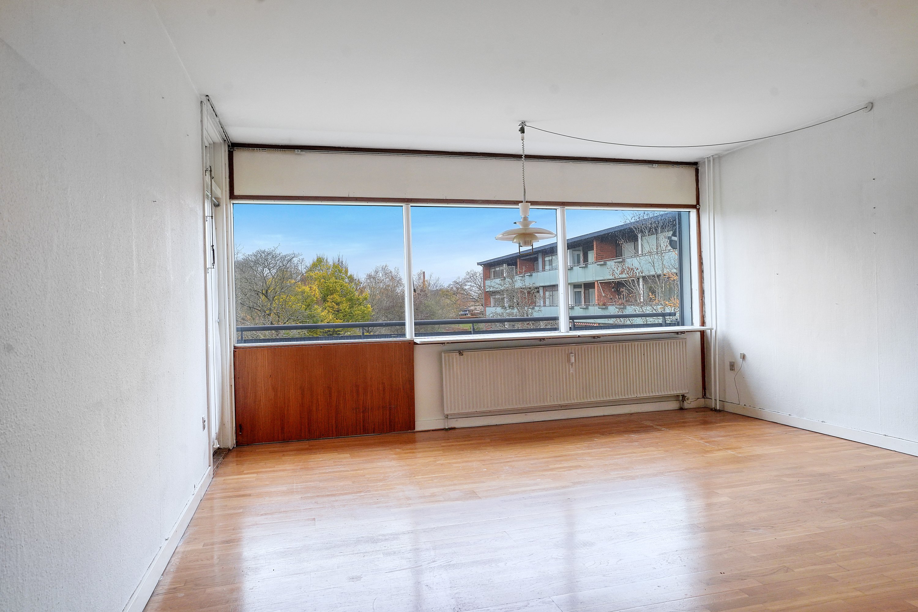 Fremhævet stue billede i fuldskærmstilstand. Billede af Fredskovhellet 34, 1. th., 3400 Hillerød