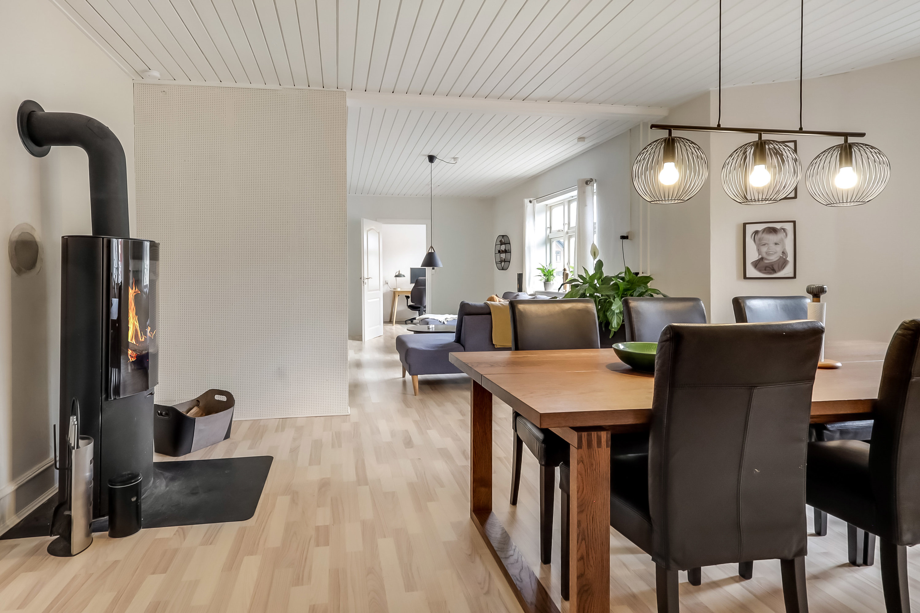 Fremhævet stue billede i fuldskærmstilstand. Billede af Stationsvej 13, 5771 Stenstrup