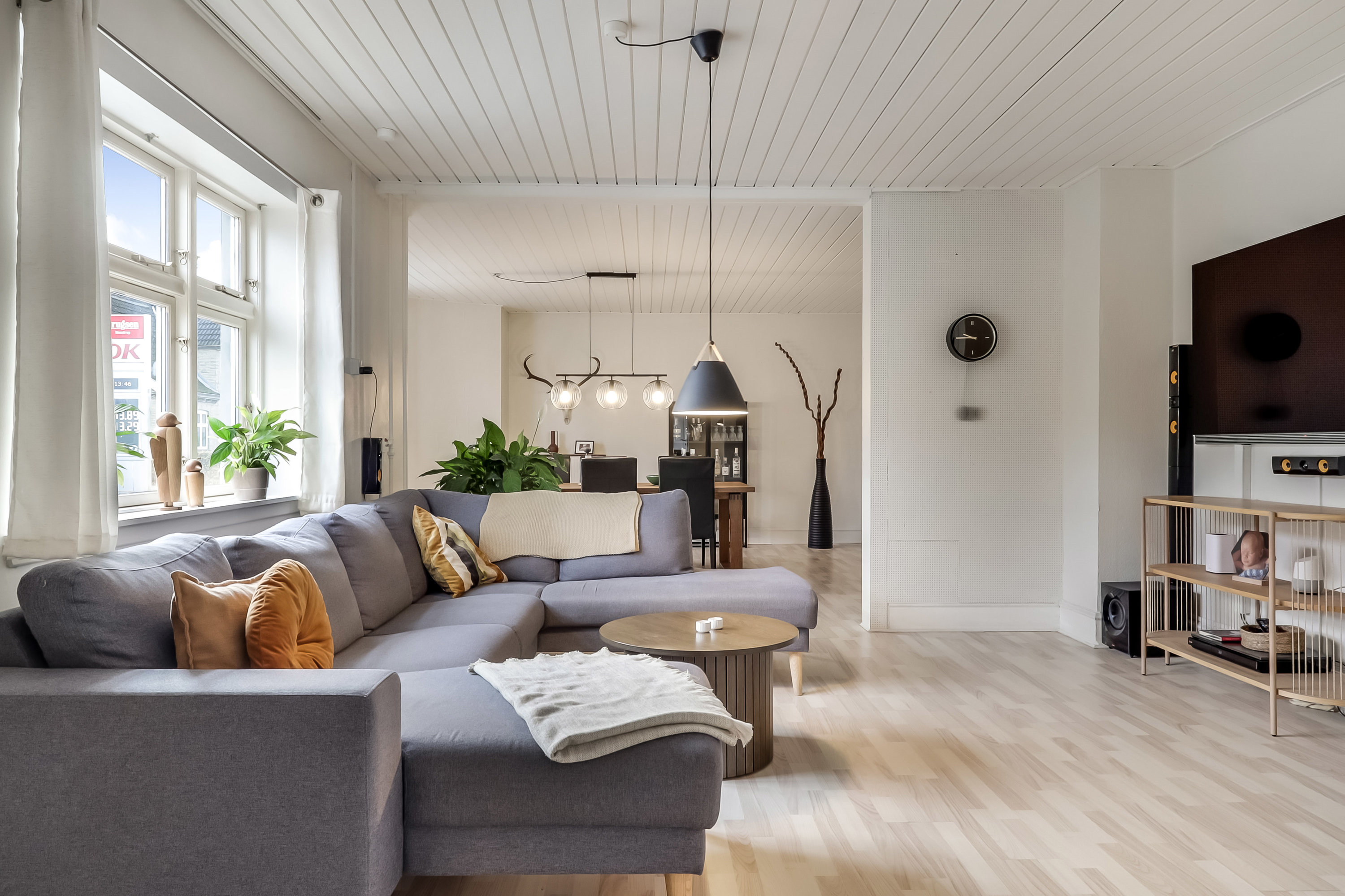 Fremhævet stue billede i fuldskærmstilstand. Billede af Stationsvej 13, 5771 Stenstrup