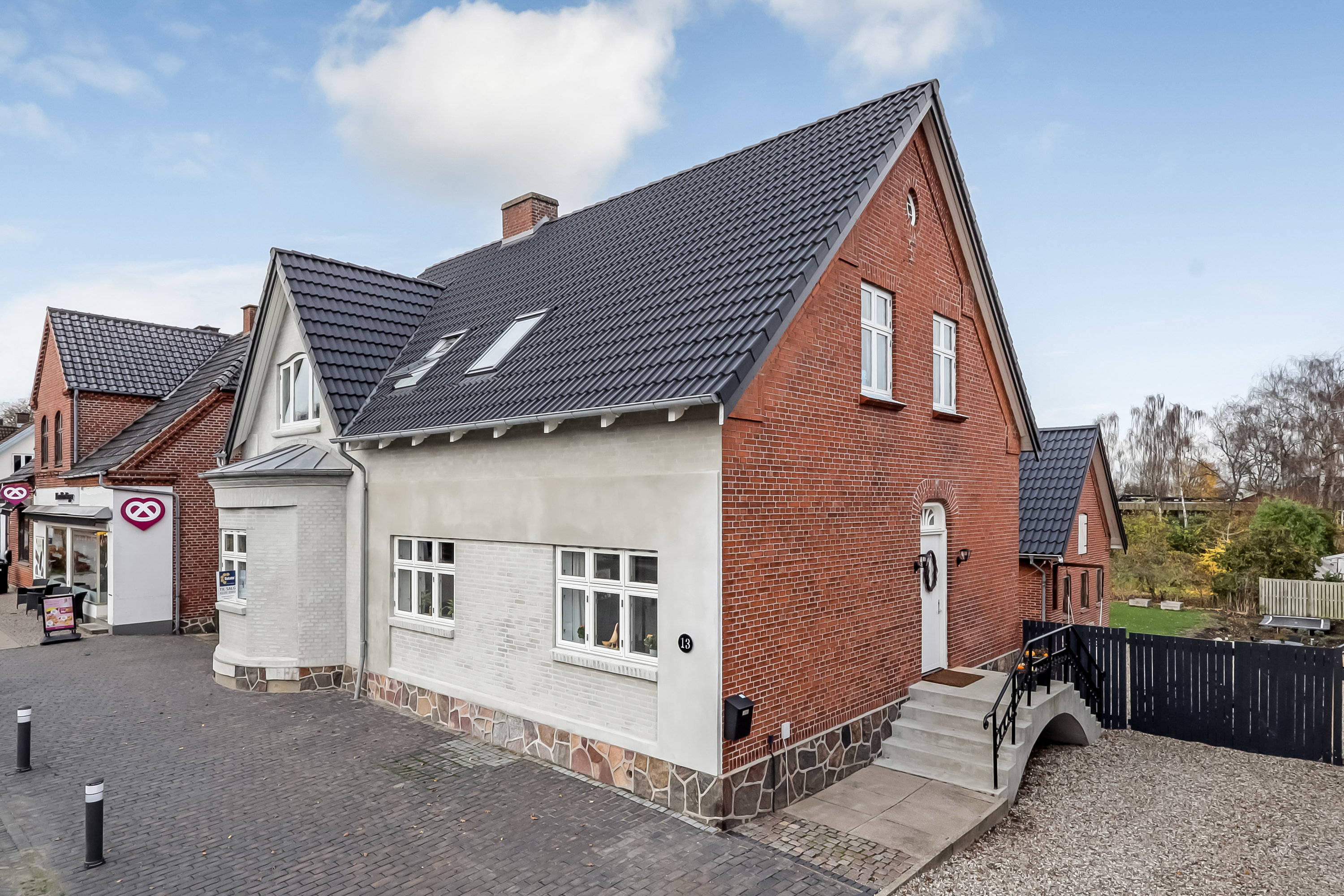 Fremhævet ejendommen billede i fuldskærmstilstand. Billede af Stationsvej 13, 5771 Stenstrup