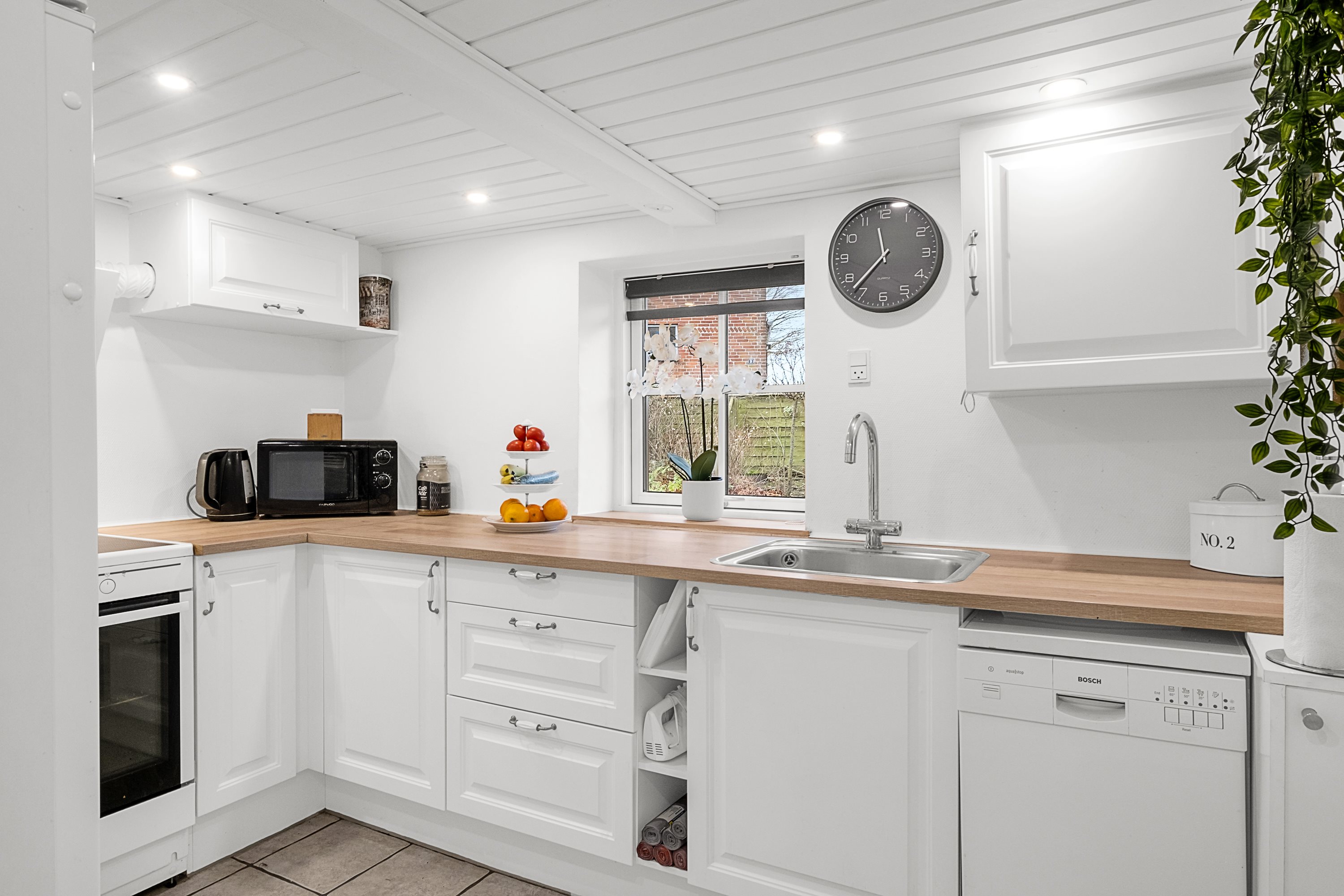 Fremhævet køkken billede i fuldskærmstilstand. Billede af Clemensvej 7, Bendstrup, 8530 Hjortshøj