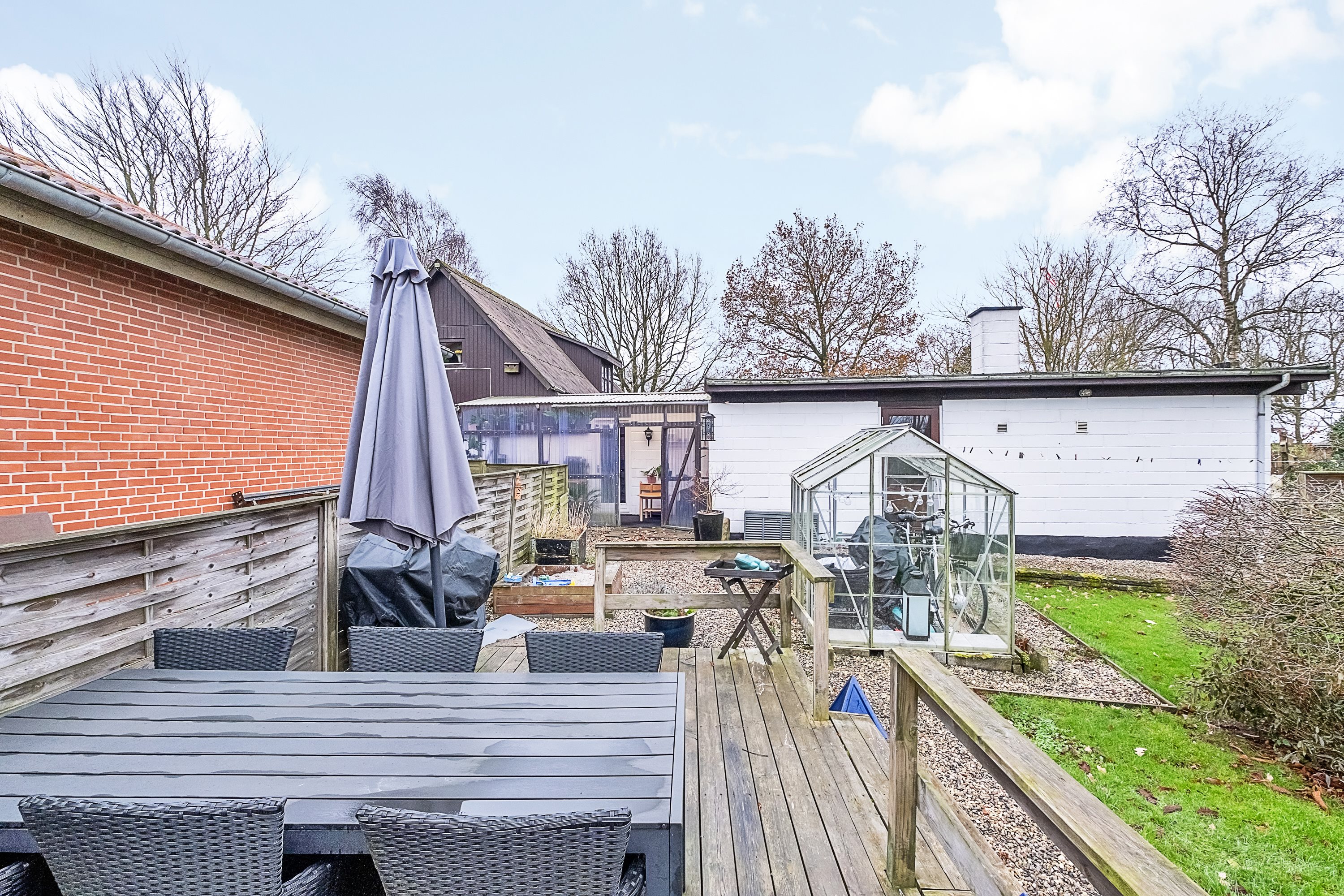 Fremhævet terrasse billede i fuldskærmstilstand. Billede af Clemensvej 7, Bendstrup, 8530 Hjortshøj