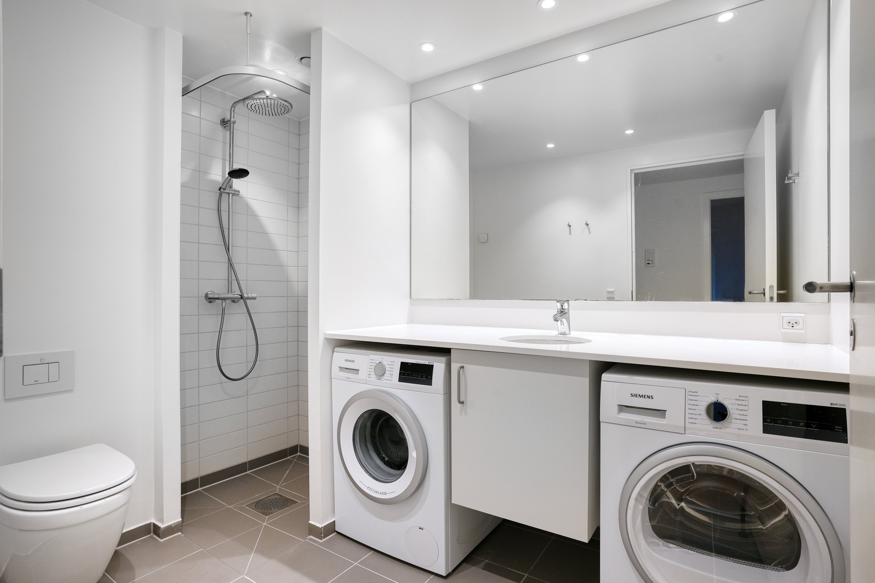 Fremhævet badeværelse billede i fuldskærmstilstand. Billede af Carl Jacobsens Vej 14S, st.. tv., 2500 Valby