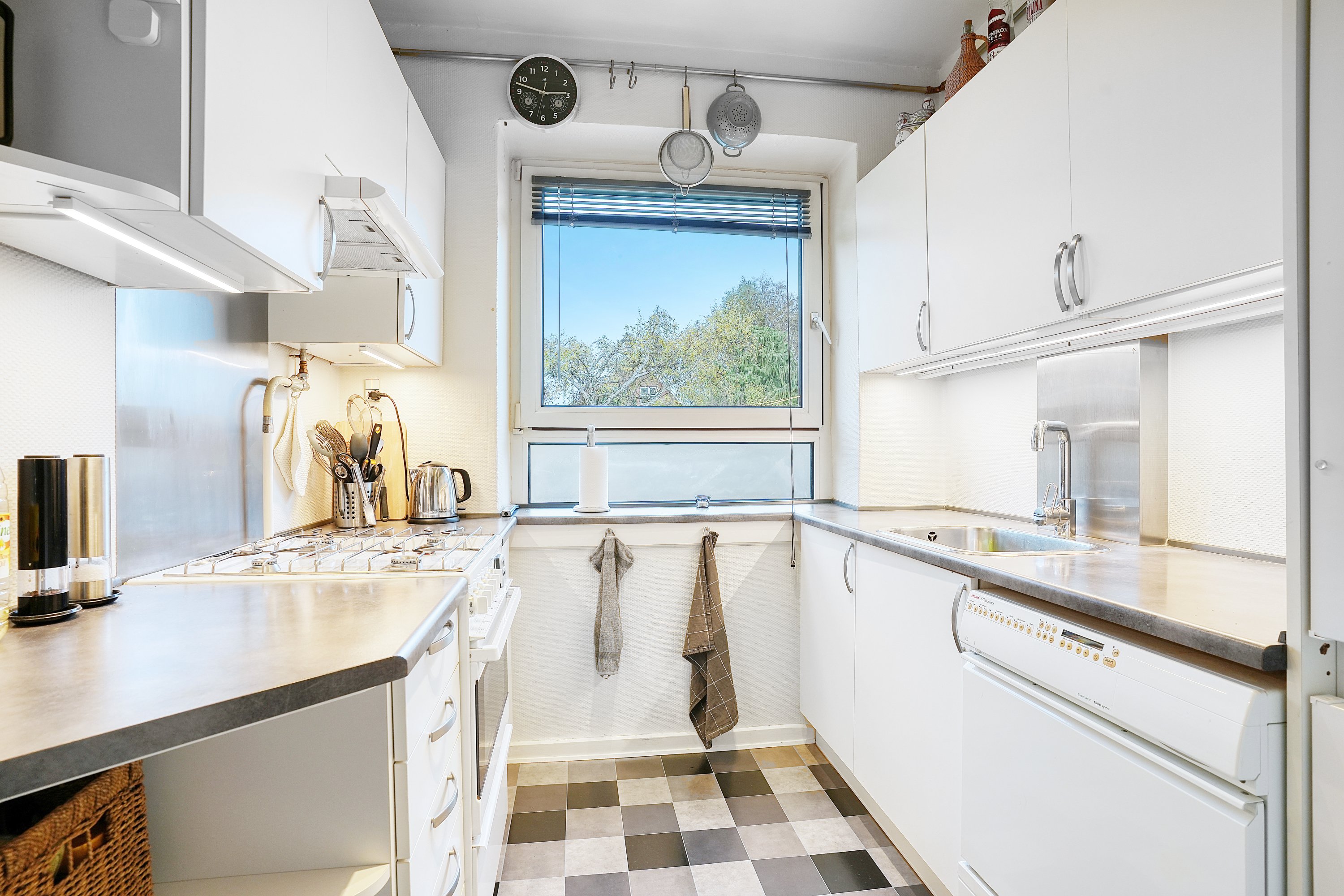 Fremhævet køkken billede i fuldskærmstilstand. Billede af Vigerslevvej 315, st.. tv., 2500 Valby